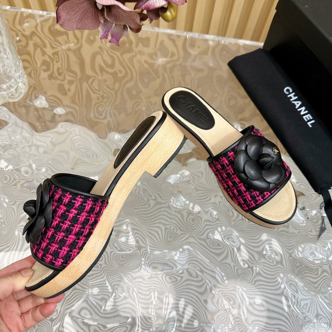 PLATFORM SLIPPERS WITH FLOWER IN BARBIE PINK MIX BLACK LAMBSKIN - Image 9