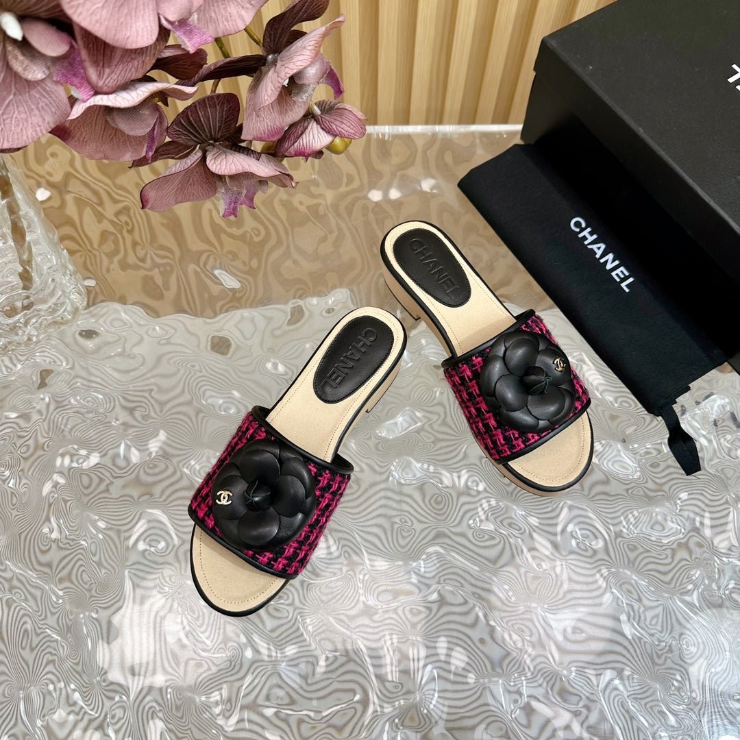 PLATFORM SLIPPERS WITH FLOWER IN BARBIE PINK MIX BLACK LAMBSKIN - Image 2
