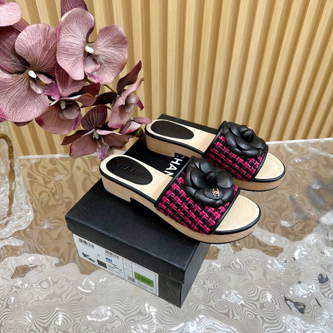 PLATFORM SLIPPERS WITH FLOWER IN BARBIE PINK MIX BLACK LAMBSKIN - Image 3