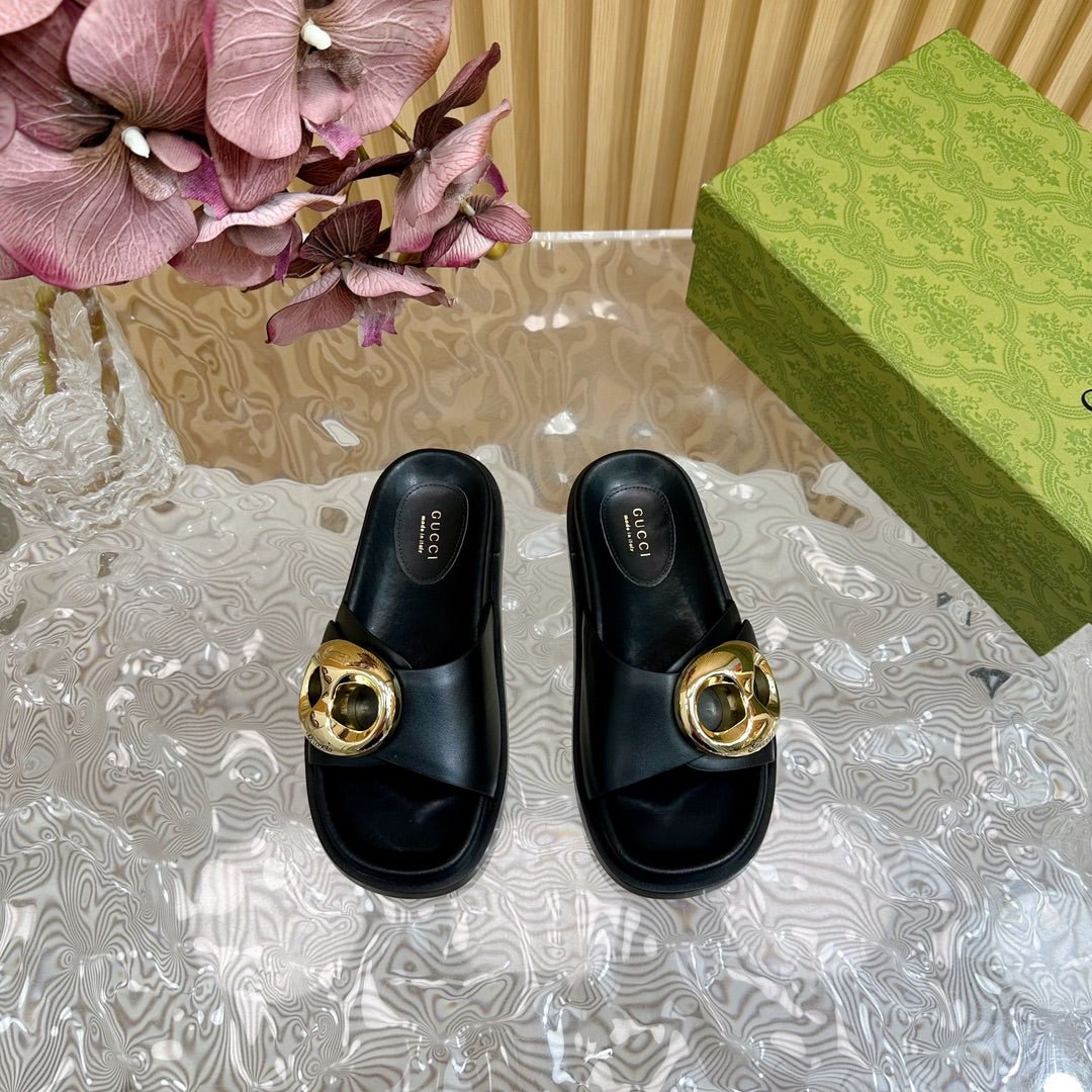 WOMEN'S SLIPPER IN BLACK CALFSKIN WITH GOLD HARDWARE - Image 6