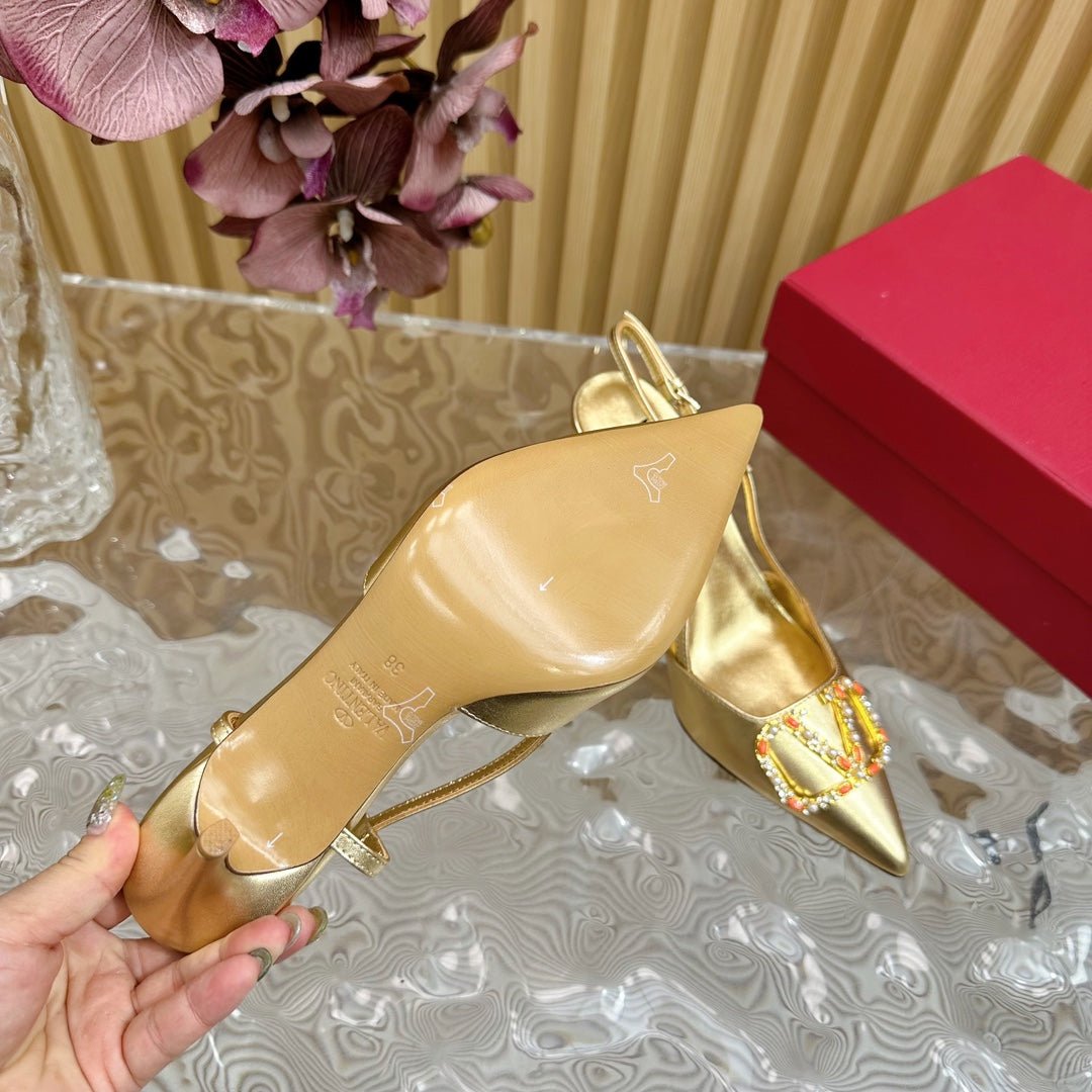 VLOGO SIGNATURE SLINGBACK PUMP 80 MM IN GOLD CALFSKIN - Image 9