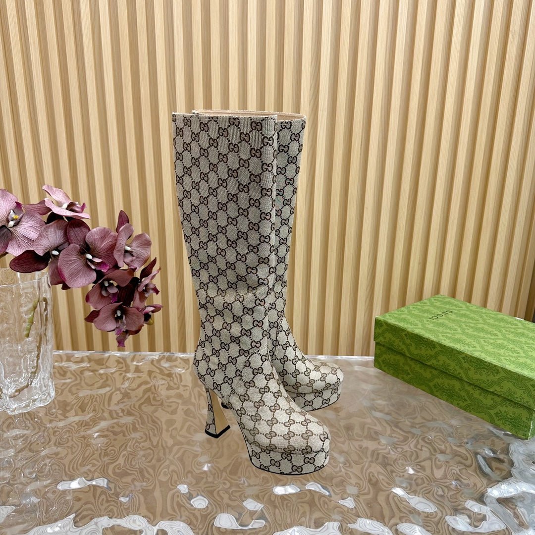 PLATFORM KNEE BOOTS IN ECRU BEIGE MONOGRAM CANVAS AND SHEEPSKIN LINING - Image 9