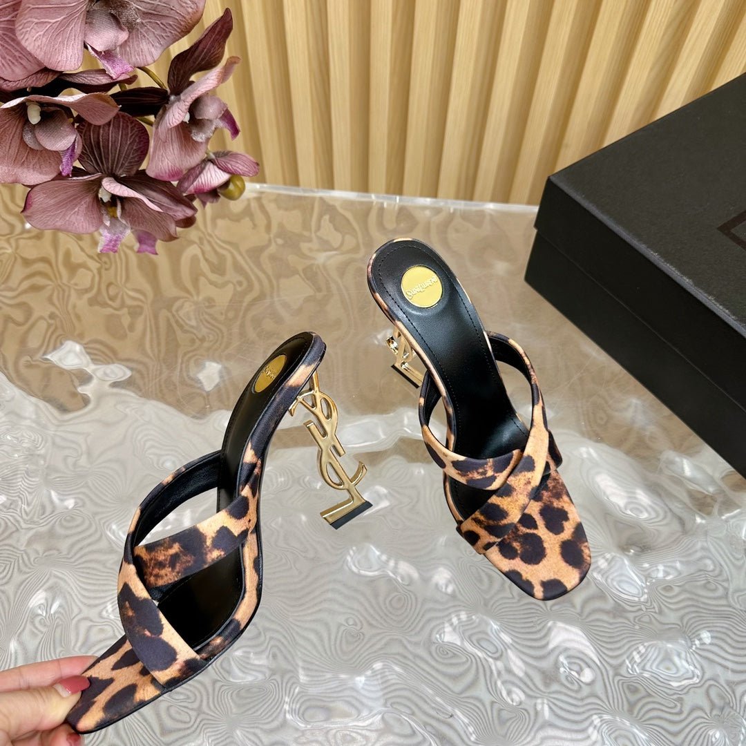 OPYUM 10 CM HIGH MULES IN LEOPARD PRINT SILK - Image 9
