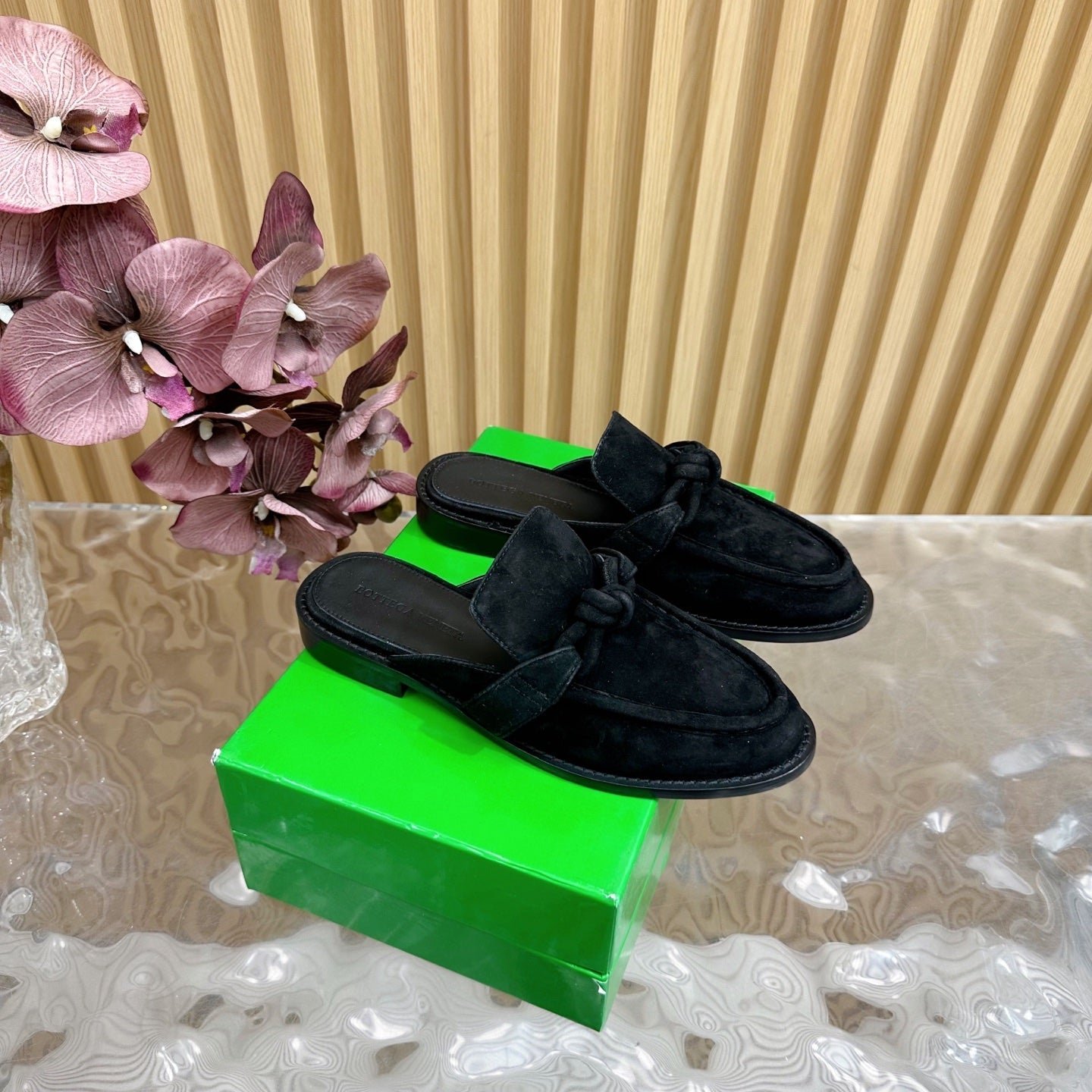 OPEN-BACK LOAFER REALISED IN BLACK SUEDE - Image 7
