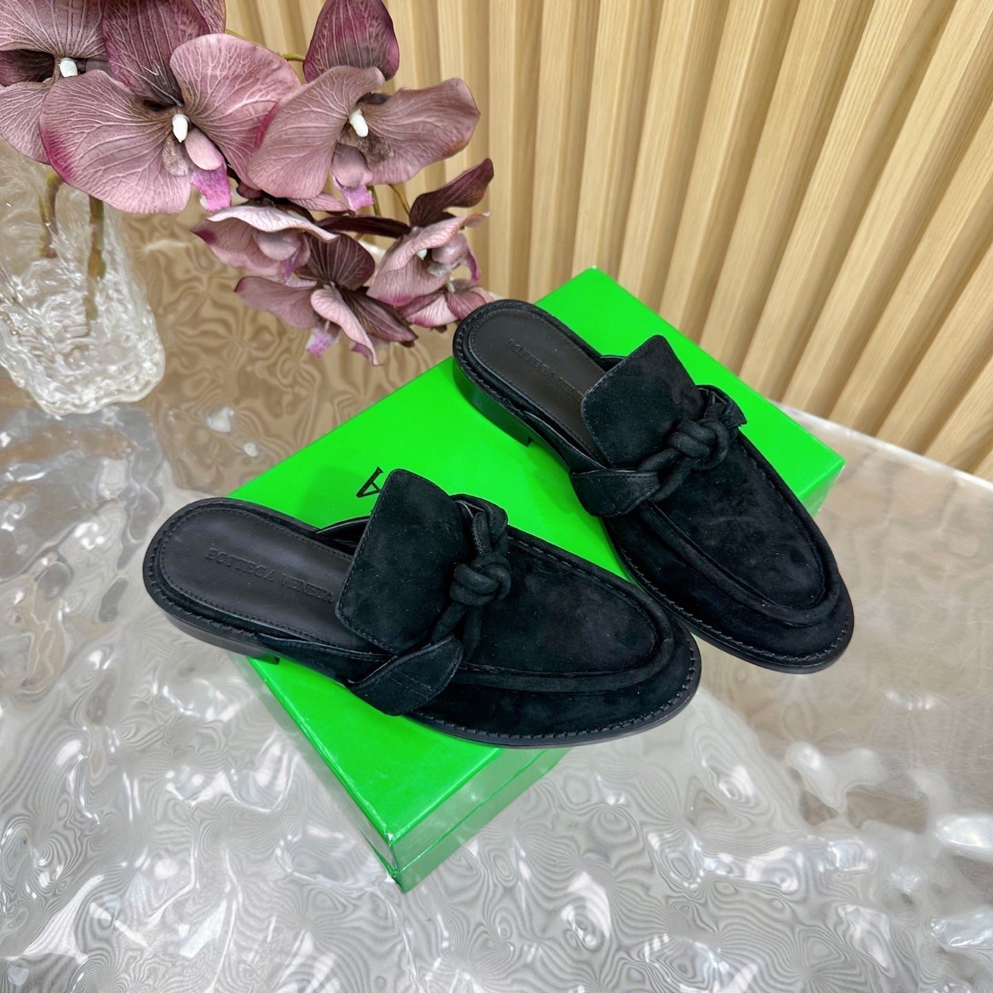 OPEN-BACK LOAFER REALISED IN BLACK SUEDE - Image 5