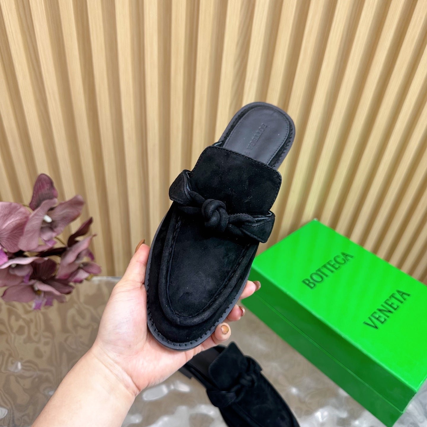 OPEN-BACK LOAFER REALISED IN BLACK SUEDE - Image 8