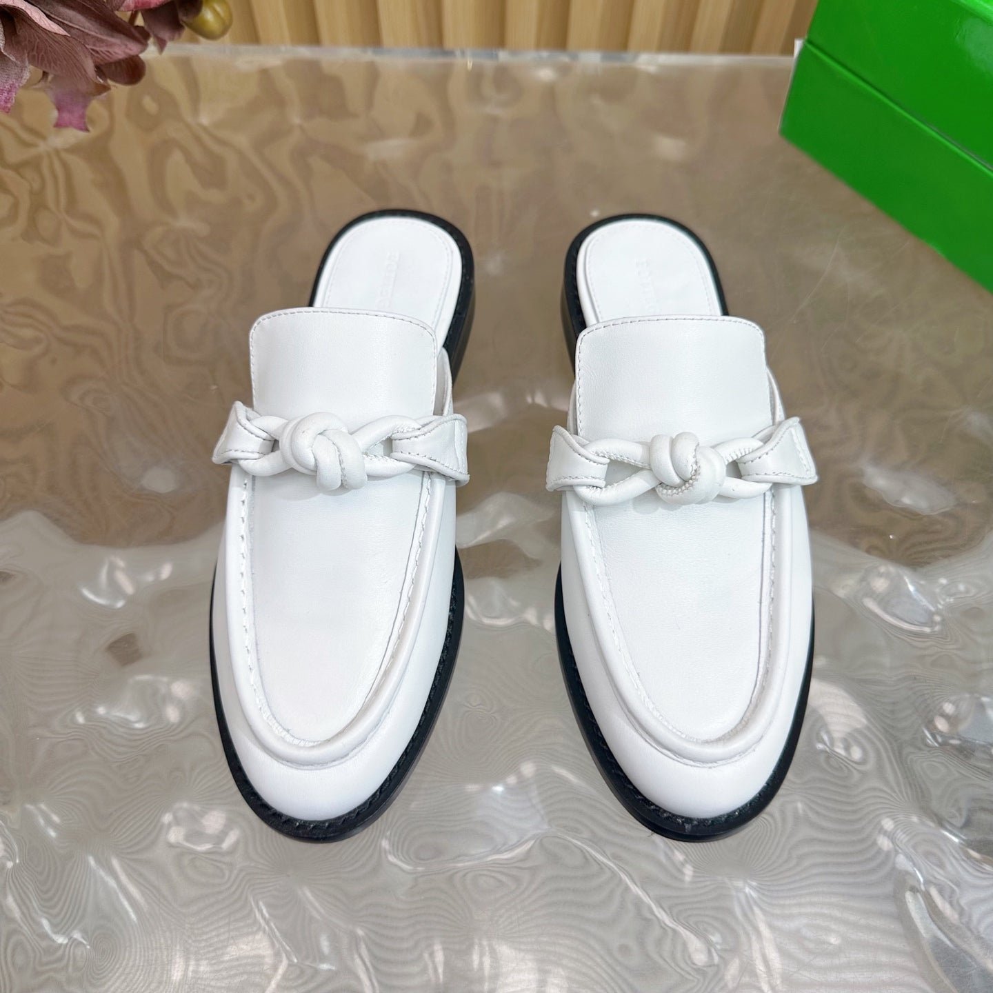 OPEN-BACK LOAFER REALISED IN WHITE SOLF CALFSKIN - Image 3