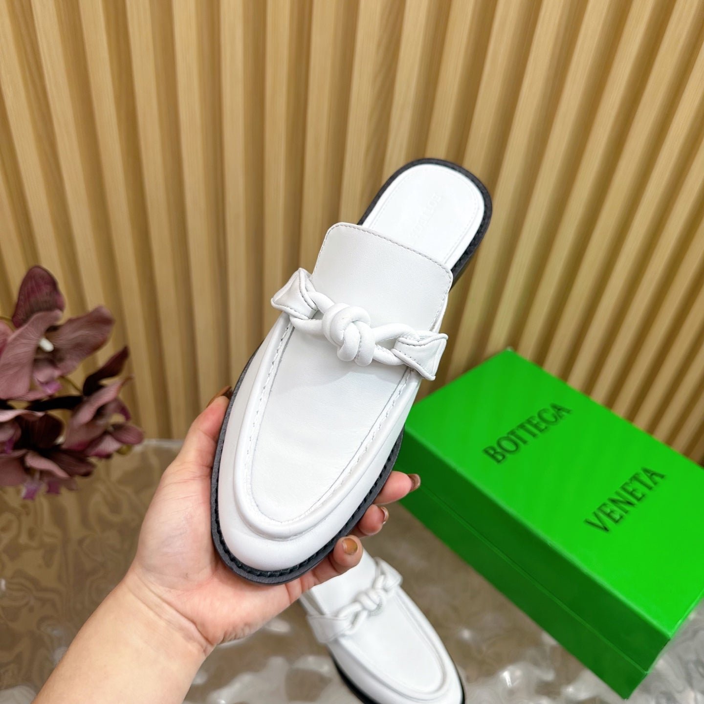OPEN-BACK LOAFER REALISED IN WHITE SOLF CALFSKIN - Image 9