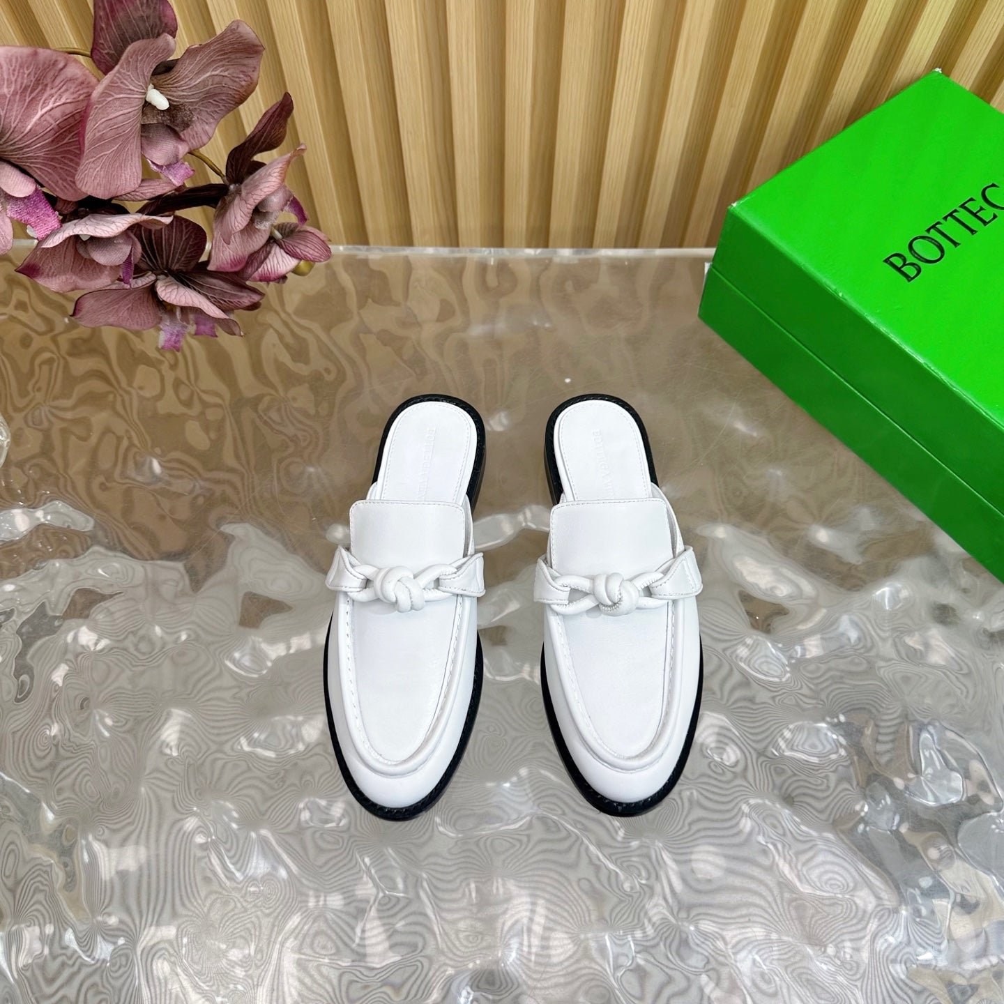 OPEN-BACK LOAFER REALISED IN WHITE SOLF CALFSKIN - Image 2