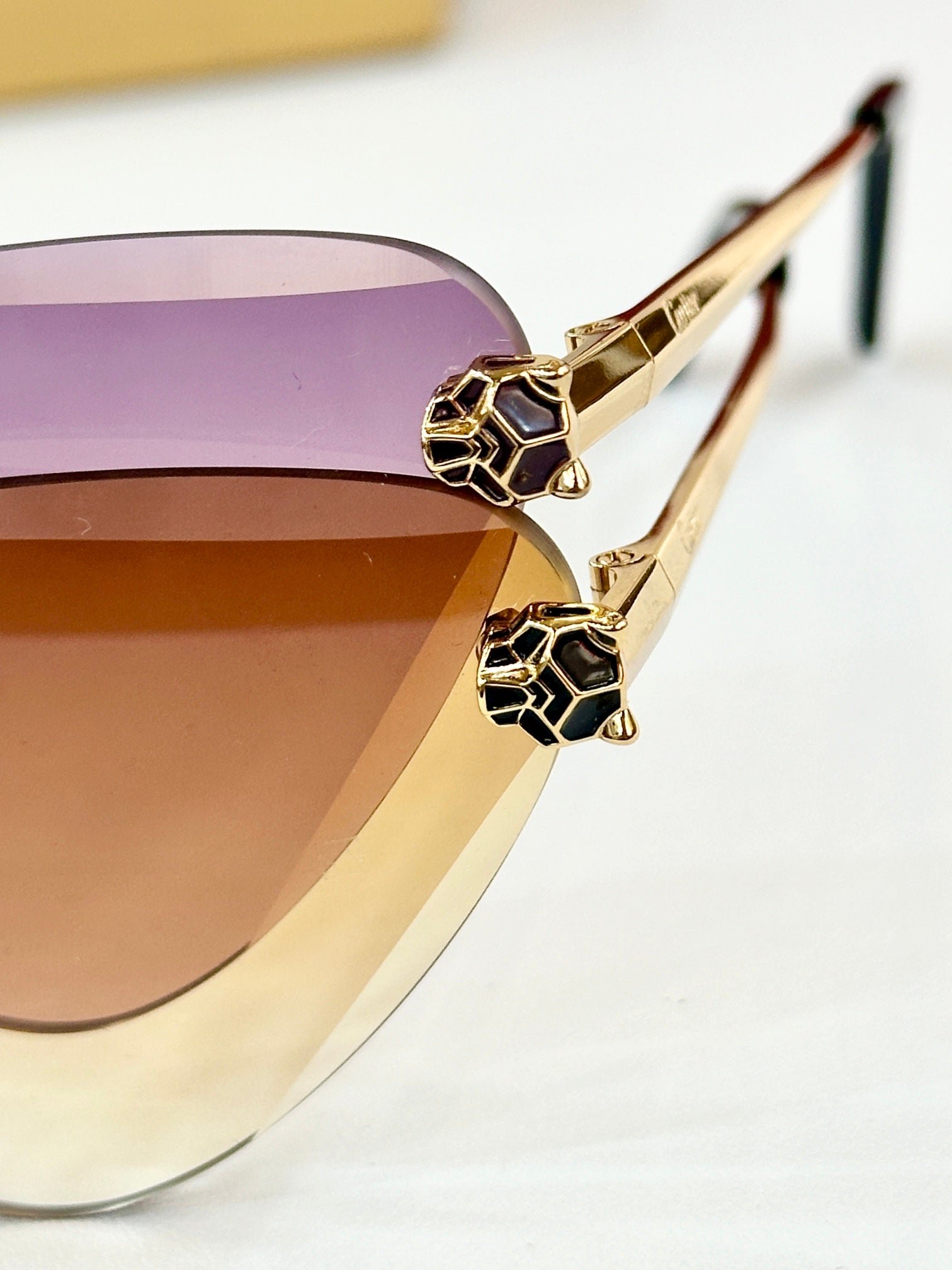 PANTHÈRE RIMLESS TRIANGLE FRAME SUNGLASSES 570457 IN METAL - Image 8