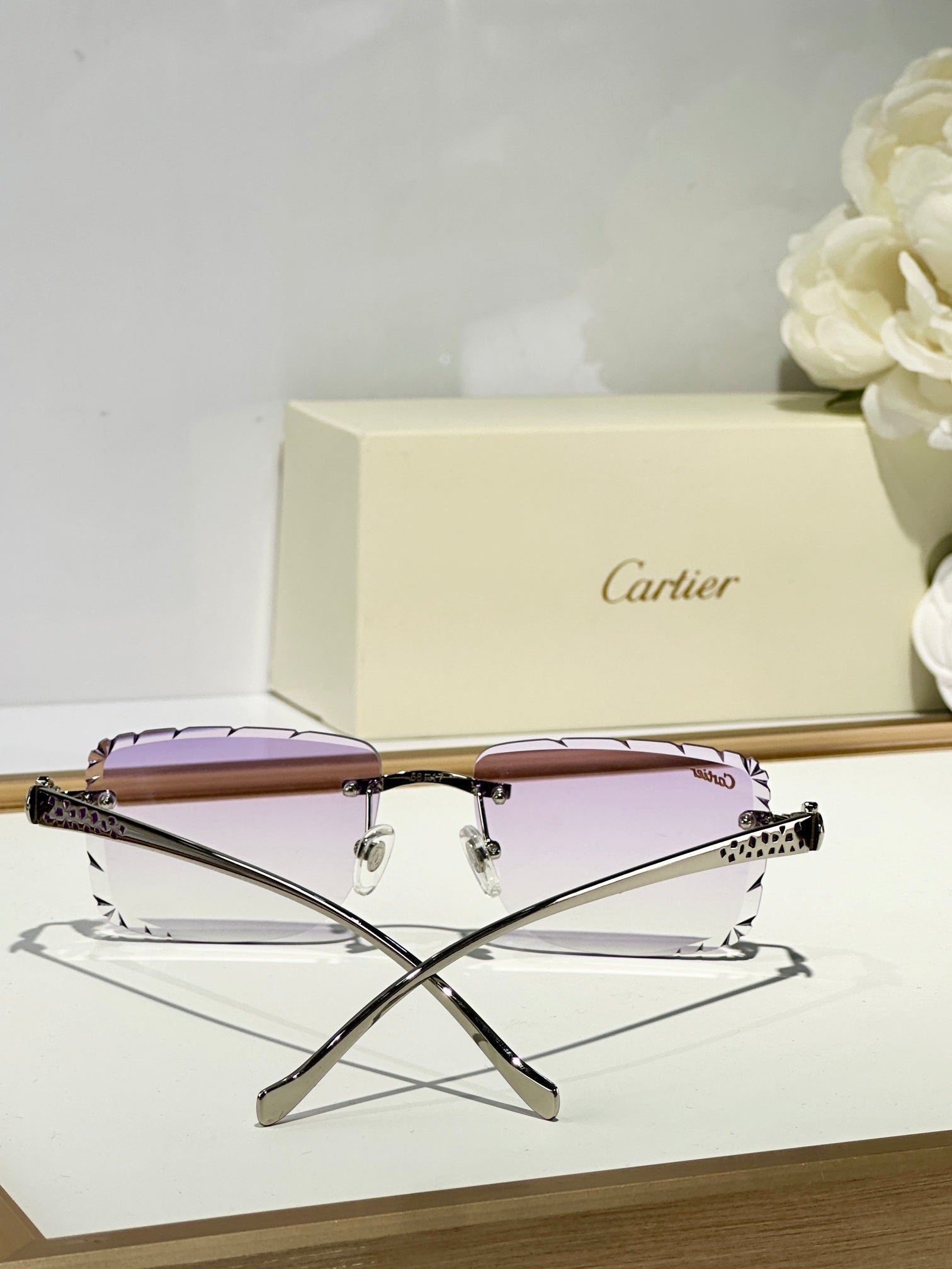 PANTHÈRE RIMLESS SQUARE FRAME SUNGLASSES 580908 IN METAL - Image 9