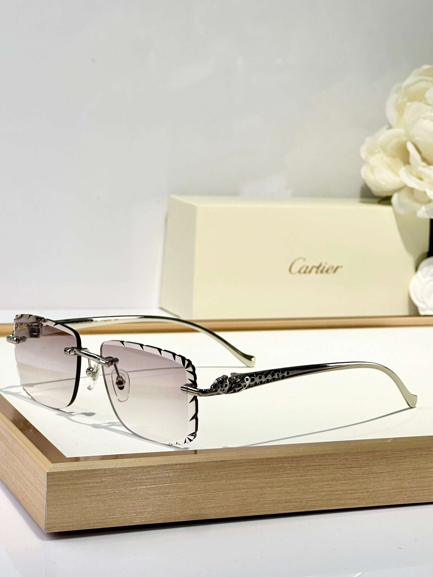 PANTHÈRE RIMLESS SQUARE FRAME SUNGLASSES 580908 IN METAL - Image 4