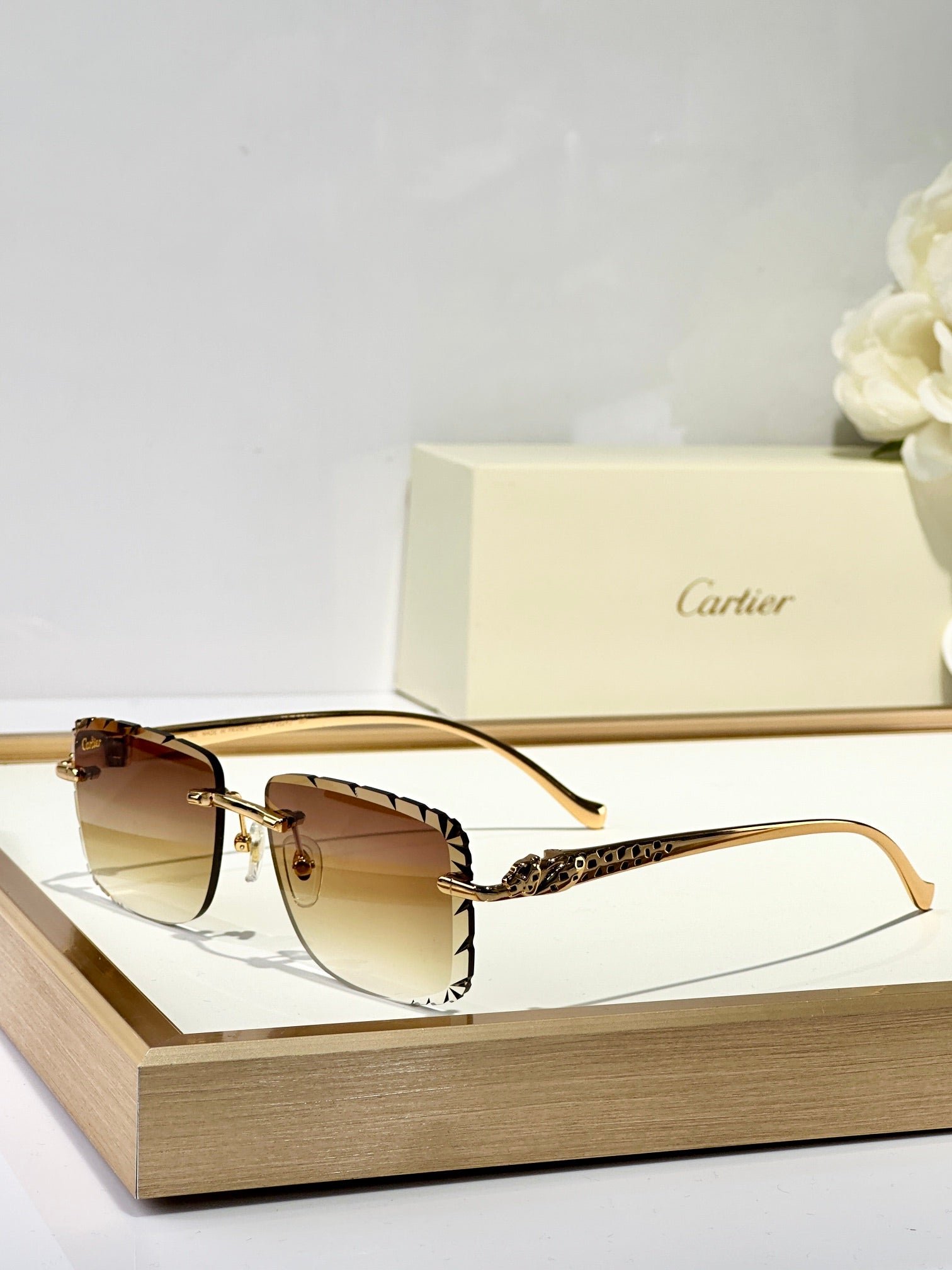 PANTHÈRE RIMLESS SQUARE FRAME SUNGLASSES 580908 IN METAL - Image 7