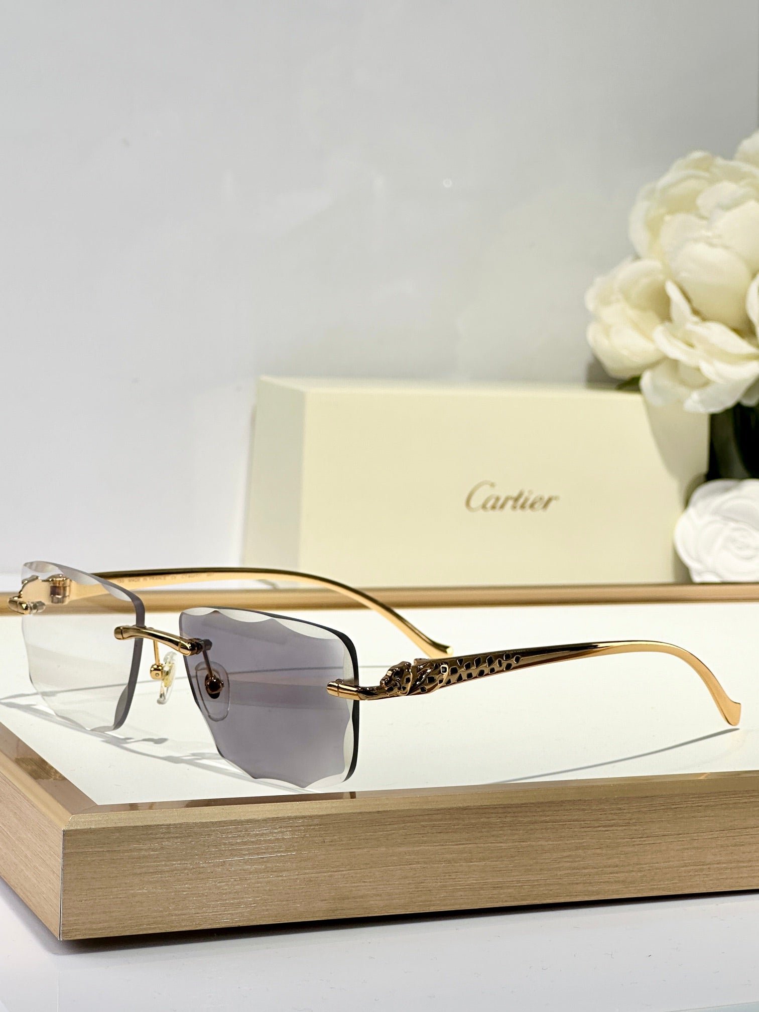 PANTHÈRE PHOTOCHROMIC LENSES RIMLESS SQUARE FRAME SUNGLASSES 580911 IN METAL - Image 4