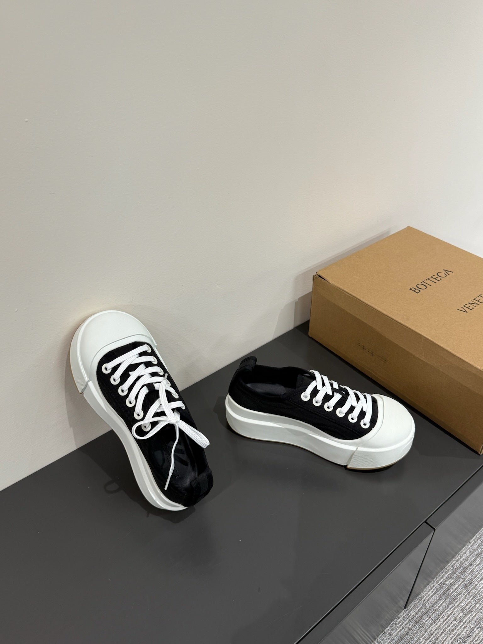 VULCAN PLATFORM SNEAKER IN BLACK CANVAS - Image 4