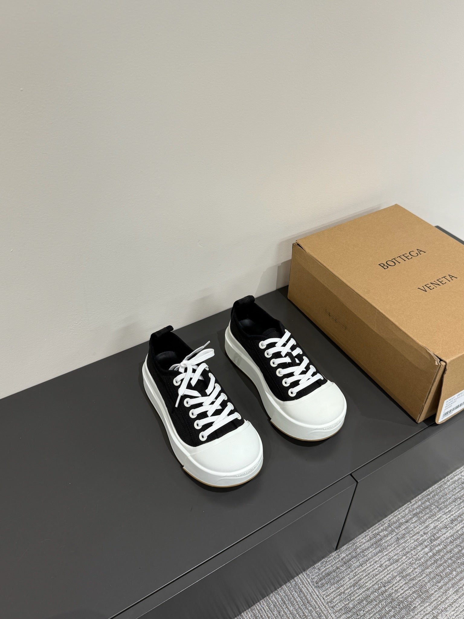 VULCAN PLATFORM SNEAKER IN BLACK CANVAS - Image 3