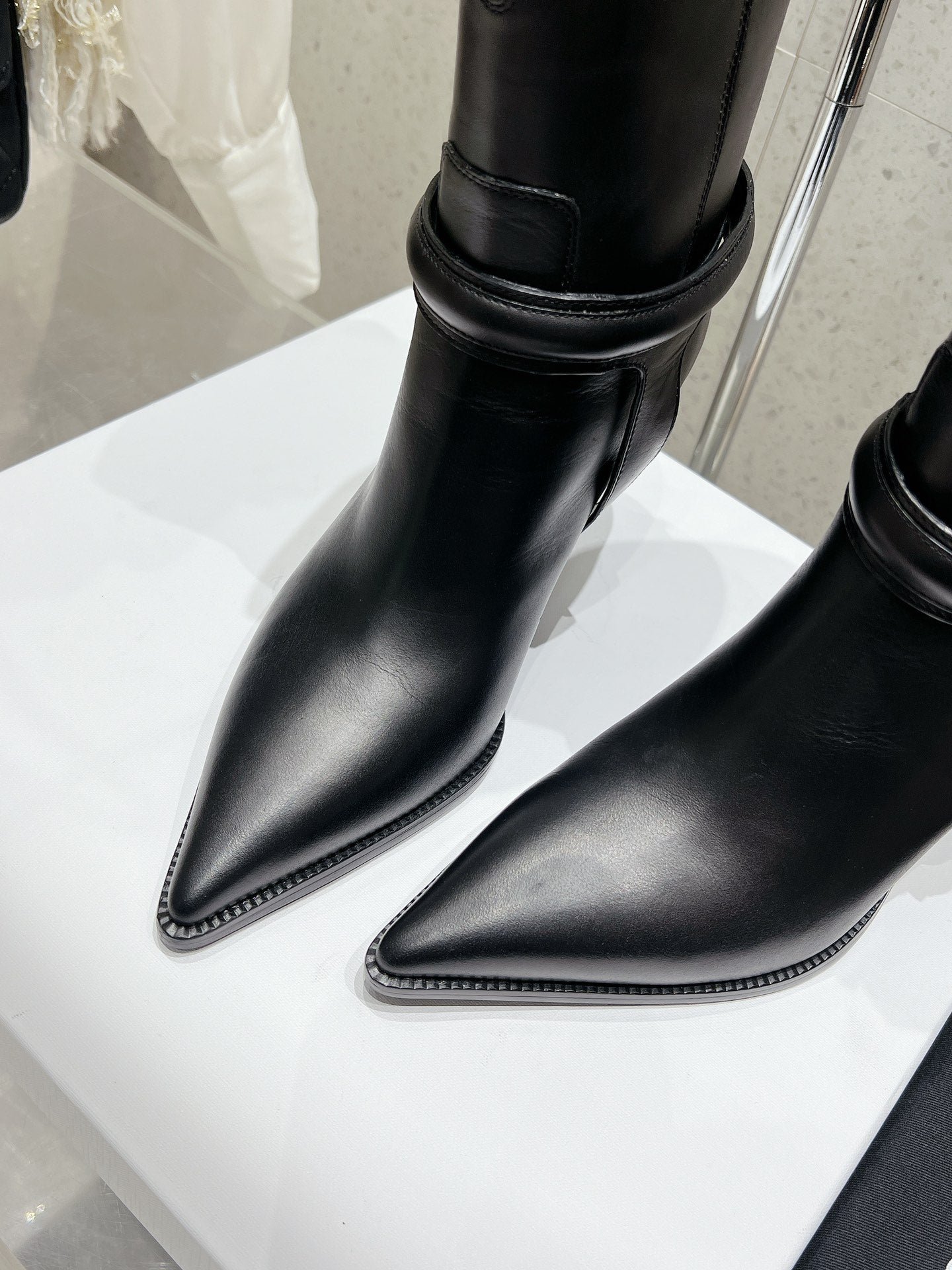 VERNEUIL ANKLE BOOT WITH TRIOMPHE IN BLACK CALFSKIN - Image 6