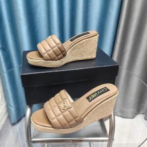 WEDGE CAMEL BEIGE SHEEPSKIN