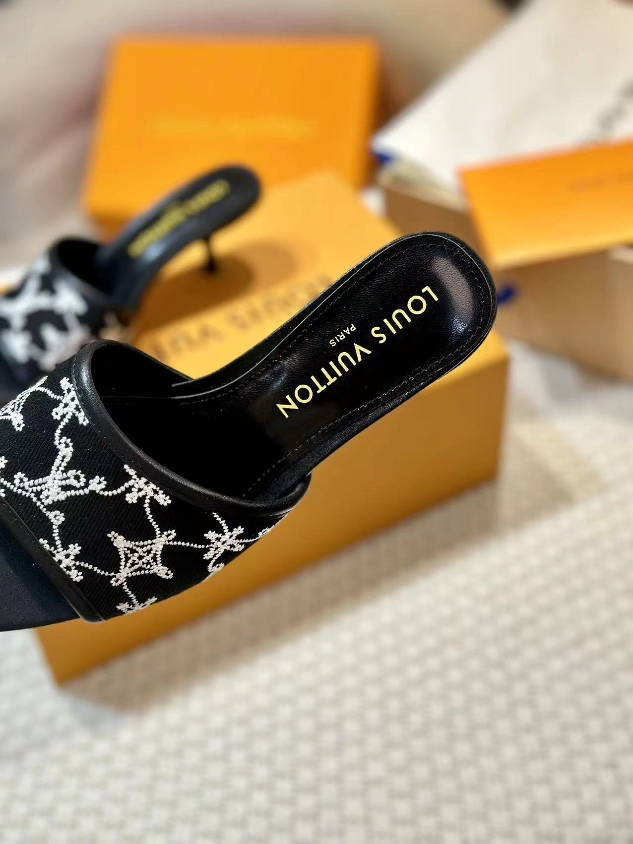 NEO REVIVAL HIGH MULE 55 MM IN BLACK EMBROIDERED FABRIC - Image 7