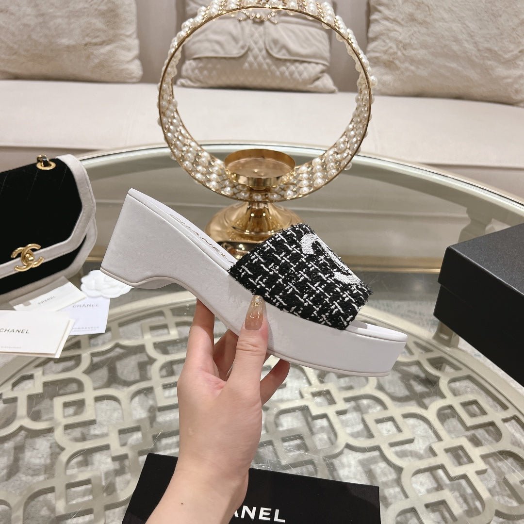 WEDGE PLATFORM IN BLACK FABRIC WITH WHITE LOGO - Image 6