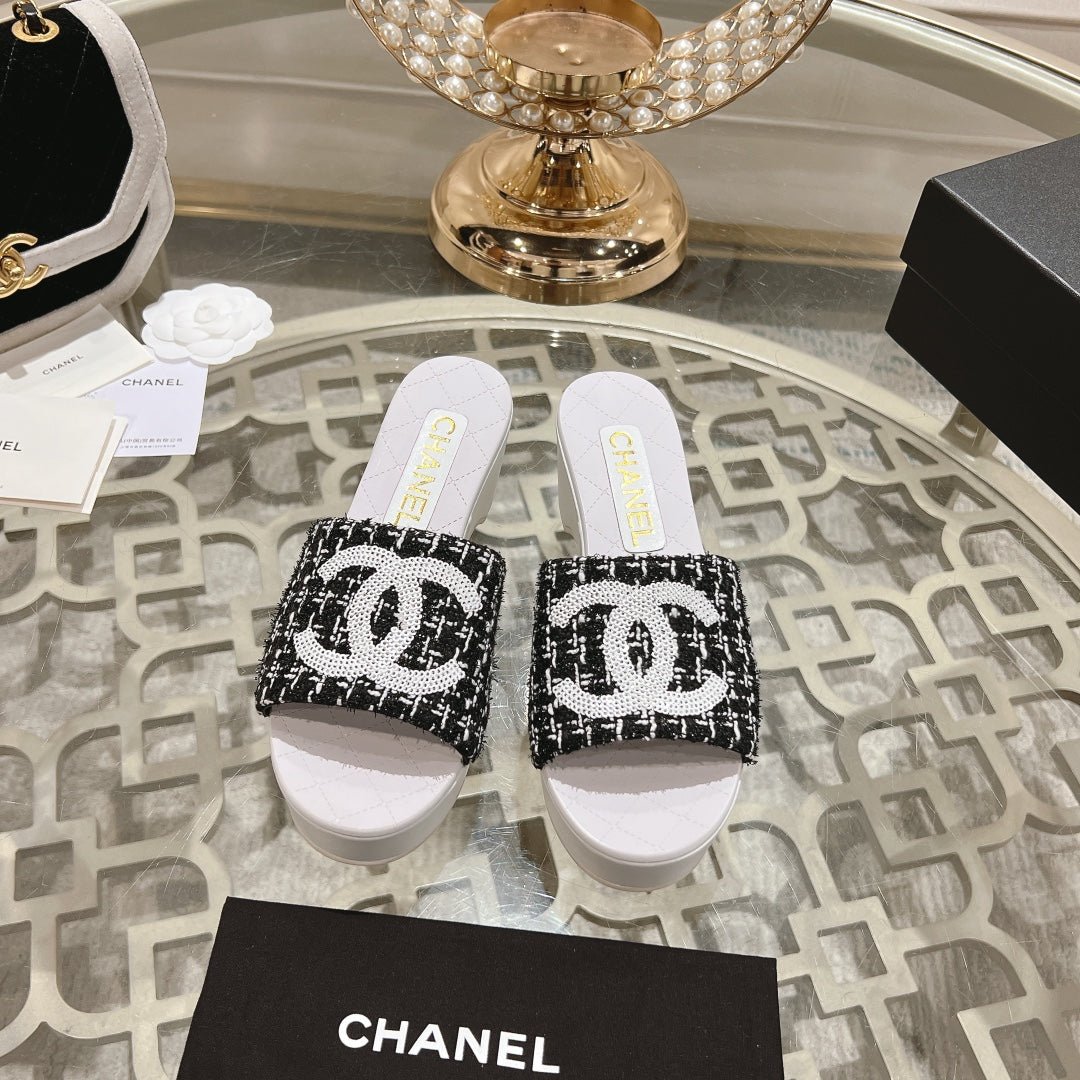 WEDGE PLATFORM IN BLACK FABRIC WITH WHITE LOGO - Image 3