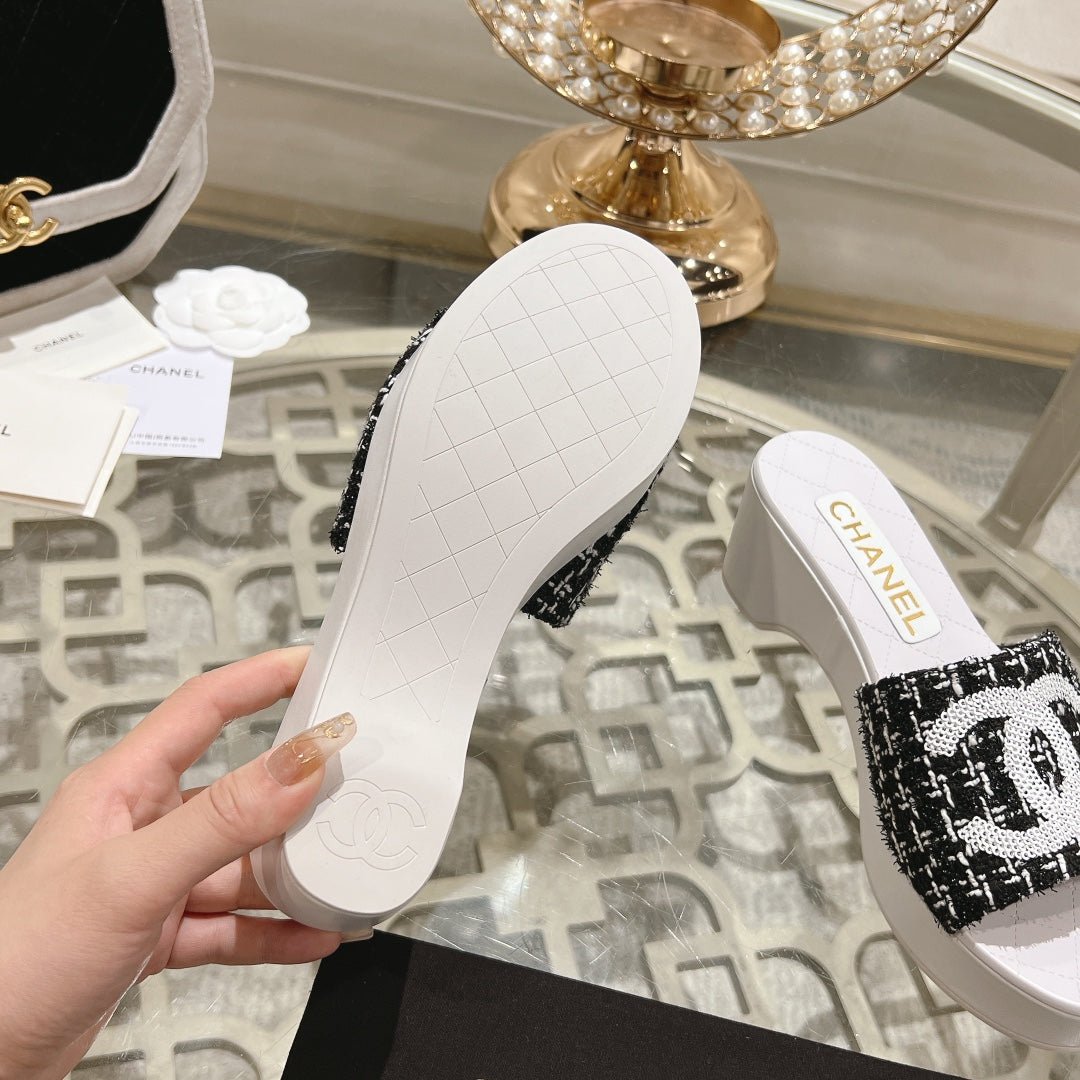 WEDGE PLATFORM IN BLACK FABRIC WITH WHITE LOGO - Image 9