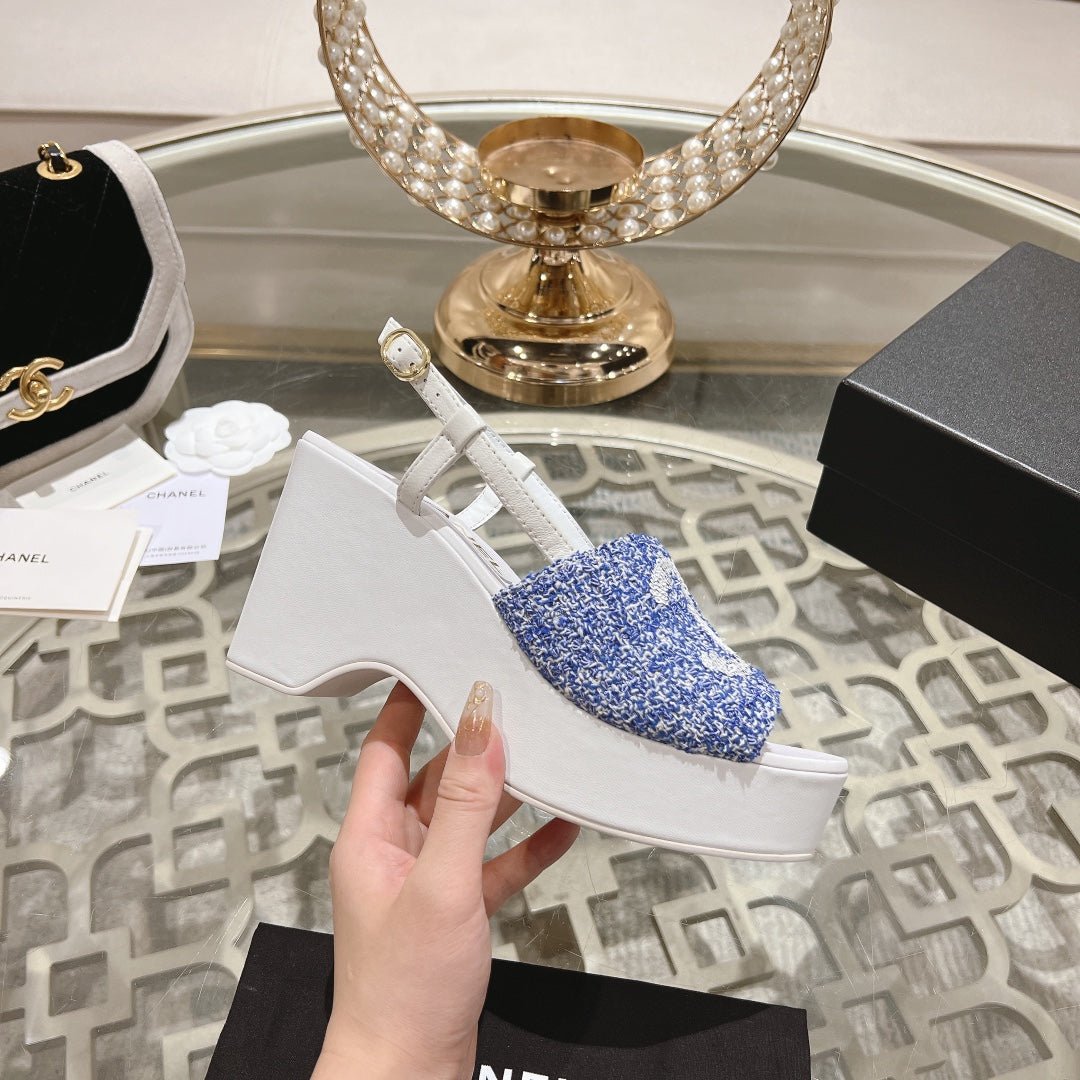 WEDGE SANDALS IN SAPPHIRE BLUE FABRIC WITH WHITE LOGO - Image 6