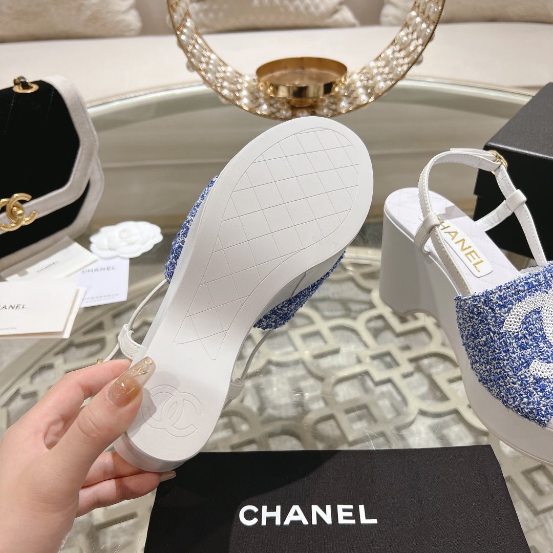 WEDGE SANDALS IN SAPPHIRE BLUE FABRIC WITH WHITE LOGO - Image 9