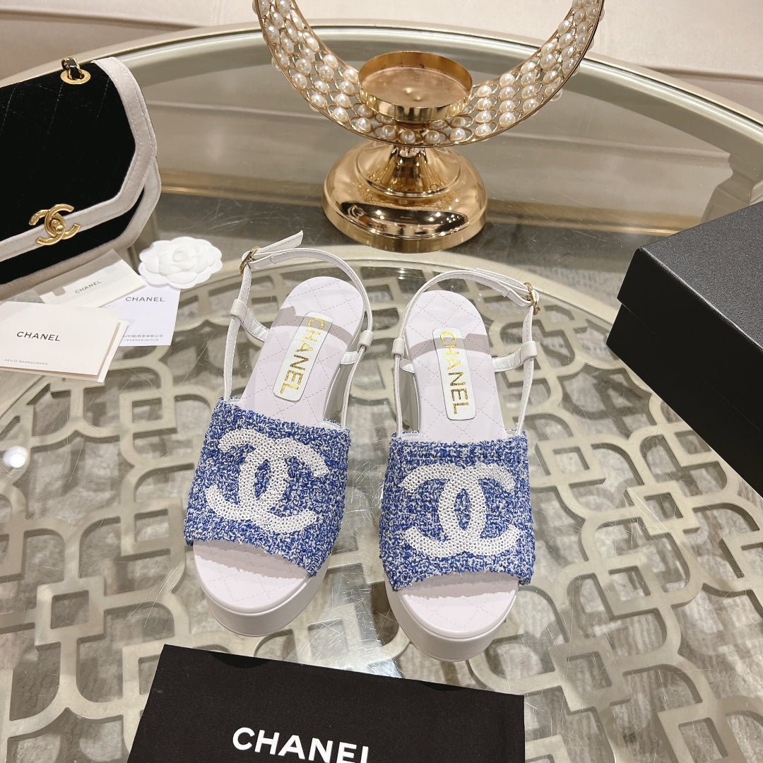 WEDGE SANDALS IN SAPPHIRE BLUE FABRIC WITH WHITE LOGO - Image 3