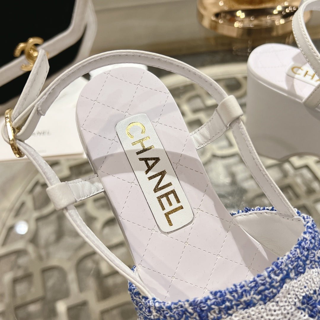 WEDGE SANDALS IN SAPPHIRE BLUE FABRIC WITH WHITE LOGO - Image 7