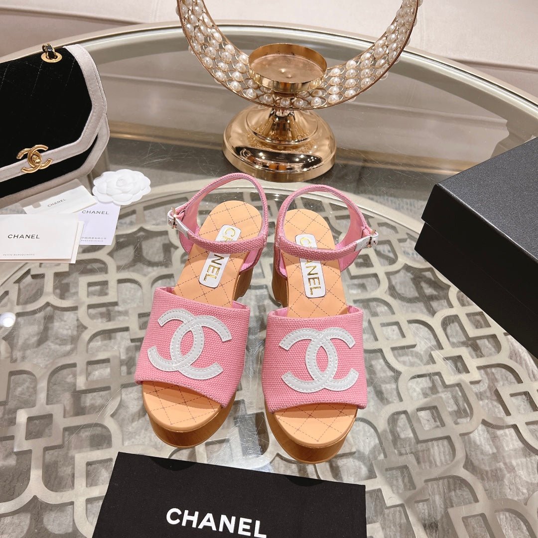 WEDGE SANDALS IN LIGHT PINK LAMBSKIN WITH LOGO - Image 6