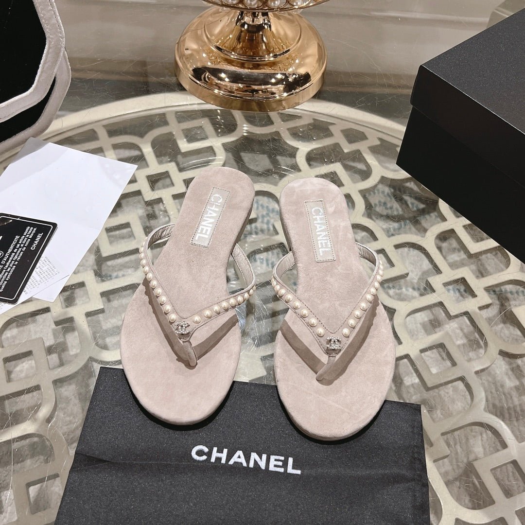 PEARL THONG SANDAL IN PALE PINK SUEDE - Image 3