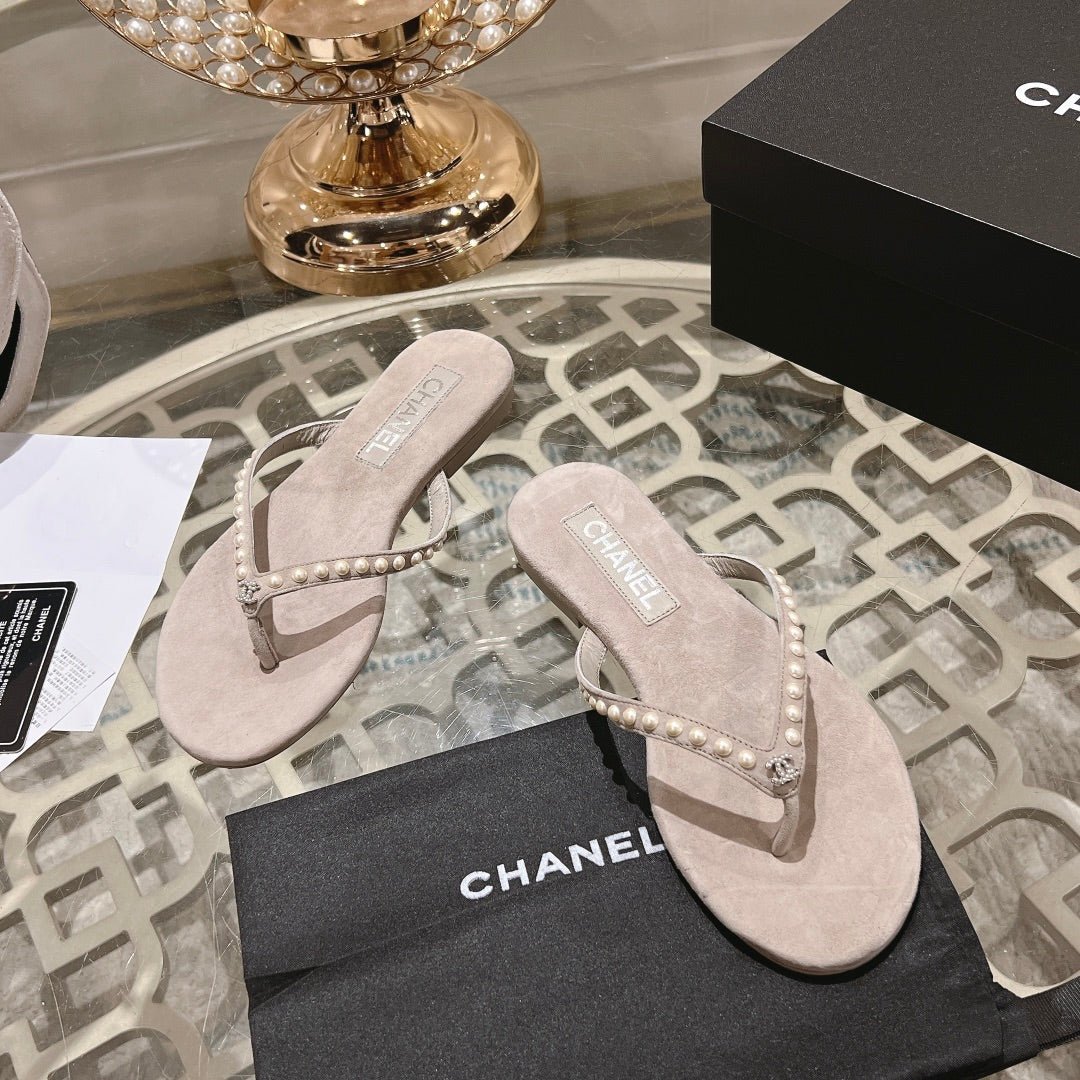 PEARL THONG SANDAL IN PALE PINK SUEDE - Image 2