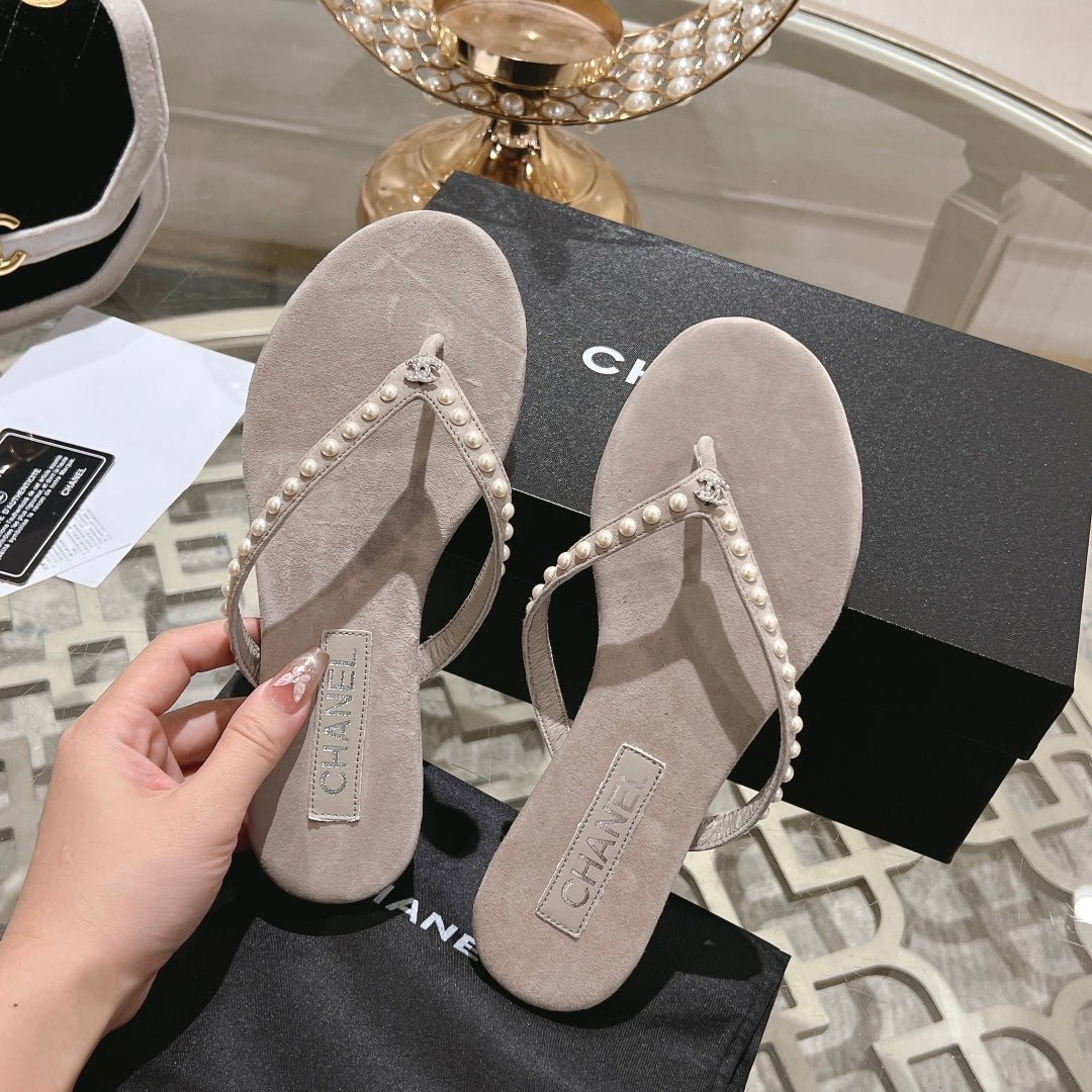 PEARL THONG SANDAL IN PALE PINK SUEDE - Image 5
