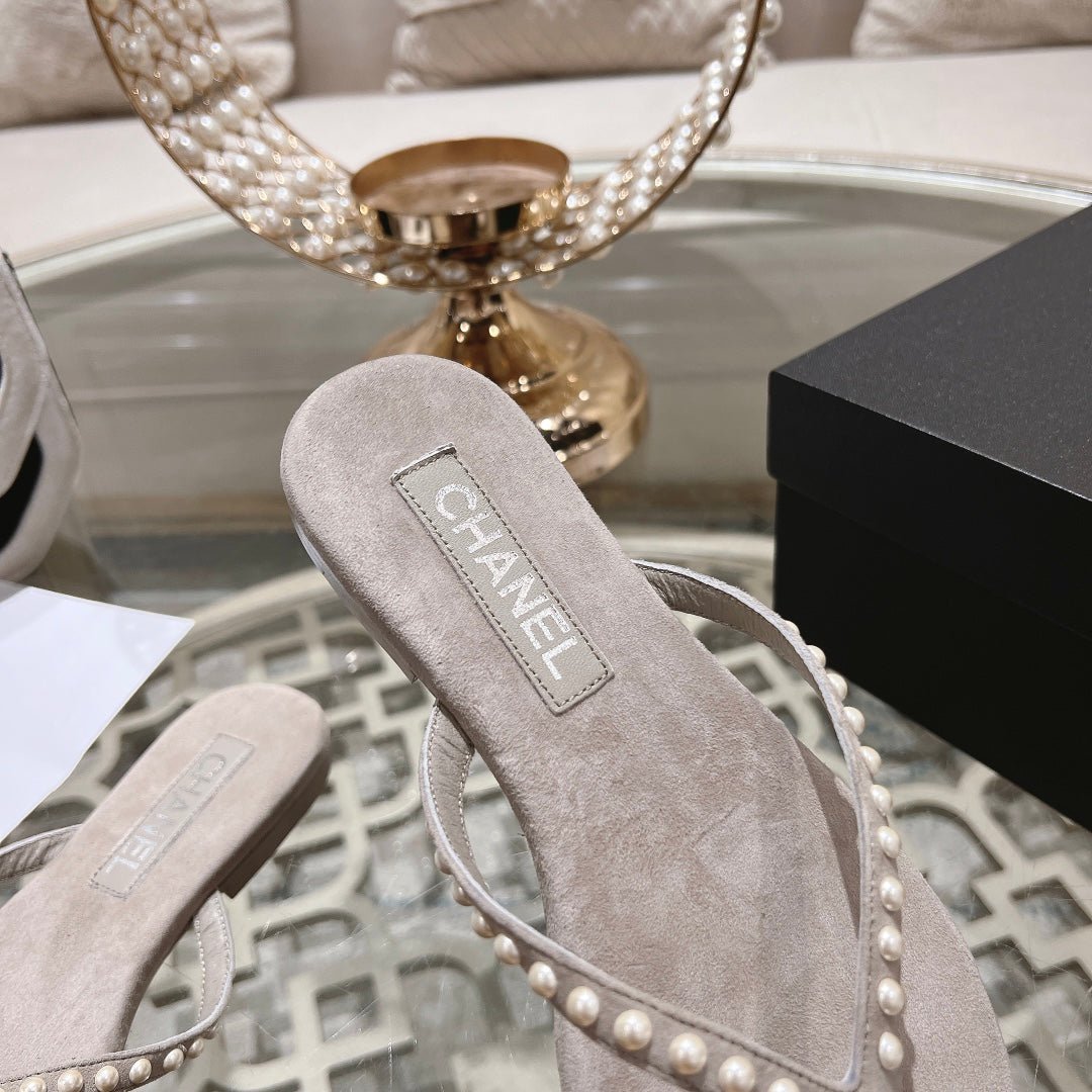 PEARL THONG SANDAL IN PALE PINK SUEDE - Image 9