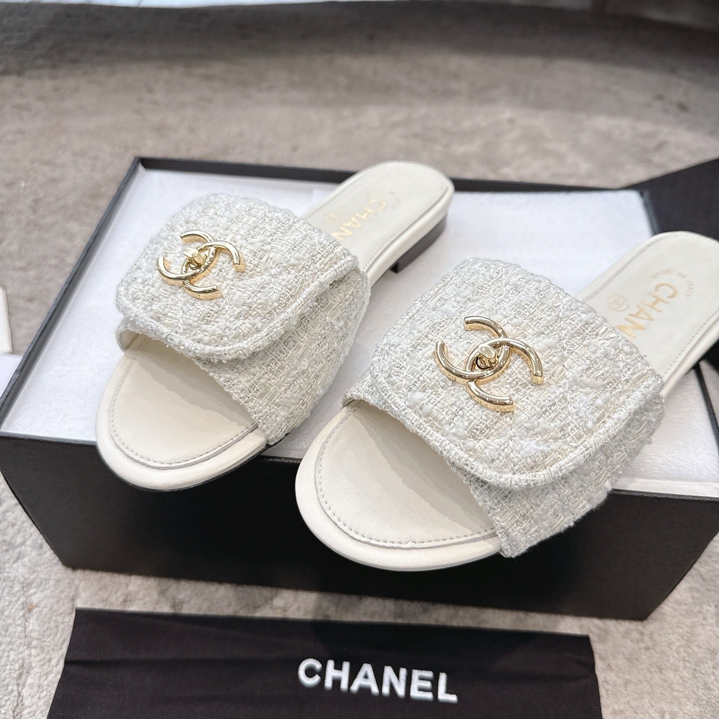 PLATFORM SLIPPERS LOGO IN WHITE TWEED AND LAMBSKIN - Image 3