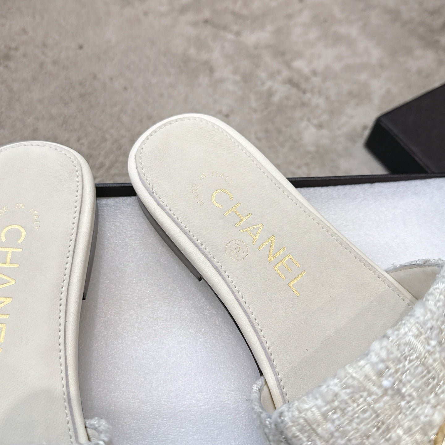 PLATFORM SLIPPERS LOGO IN WHITE TWEED AND LAMBSKIN - Image 6