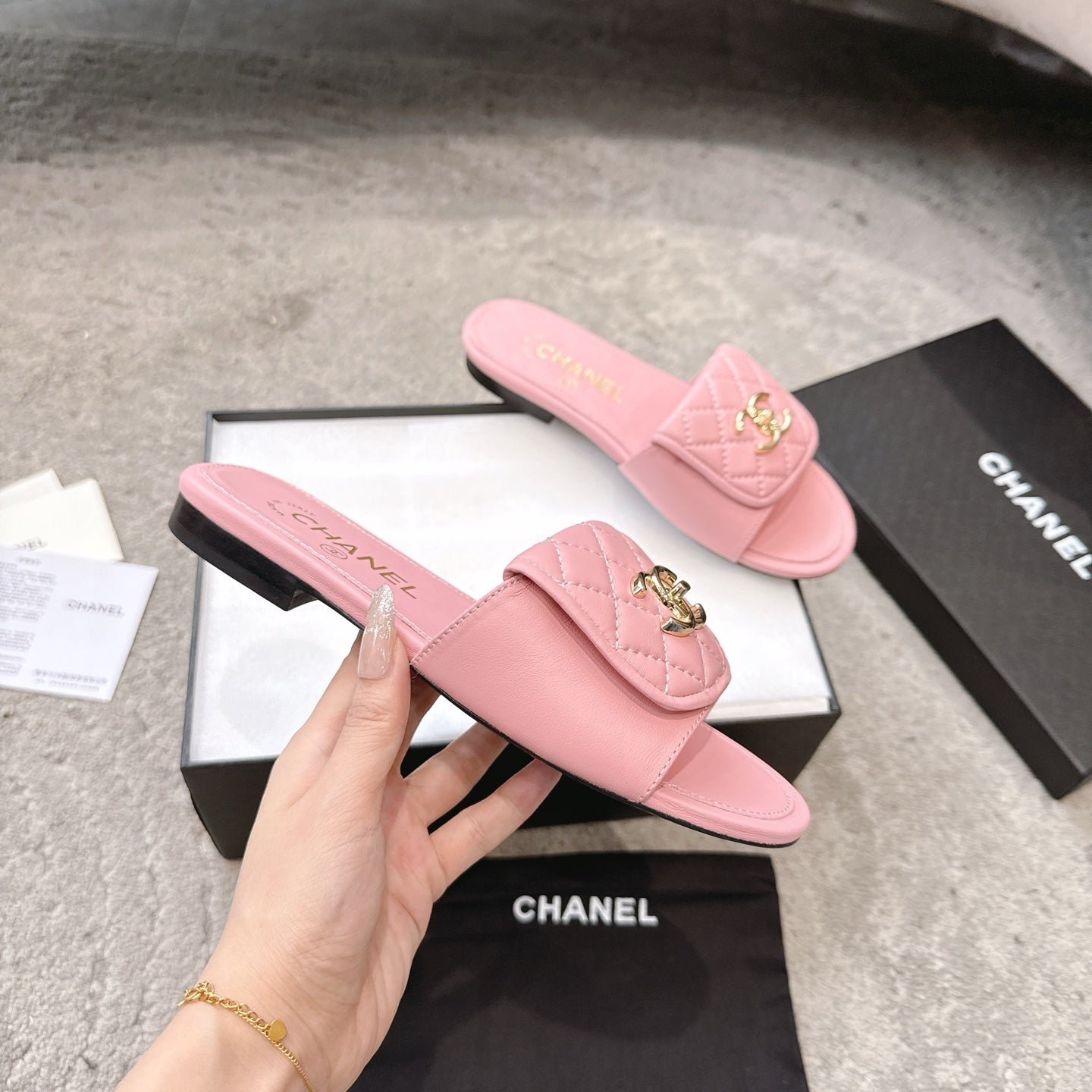 PLATFORM SLIPPERS LOGO IN LIGHT PINK LAMBSKIN - Image 7