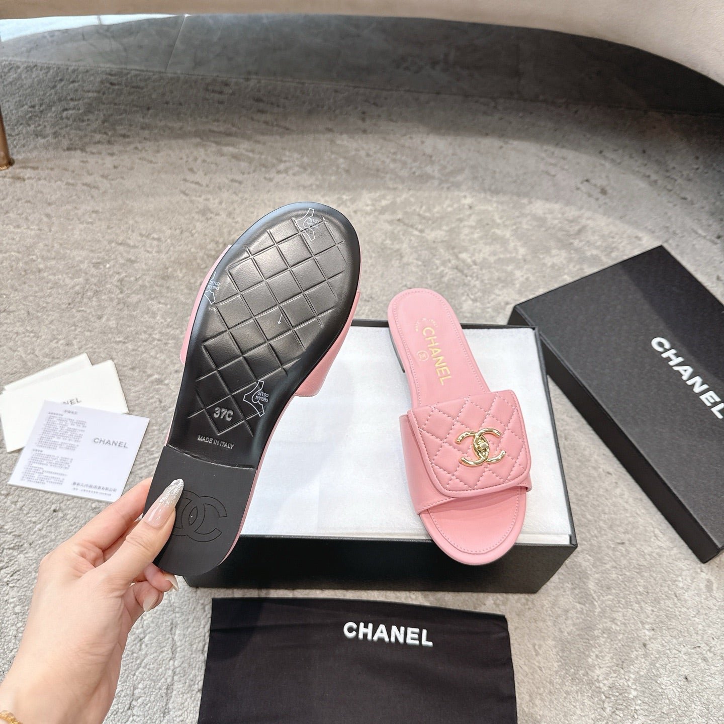 PLATFORM SLIPPERS LOGO IN LIGHT PINK LAMBSKIN - Image 9