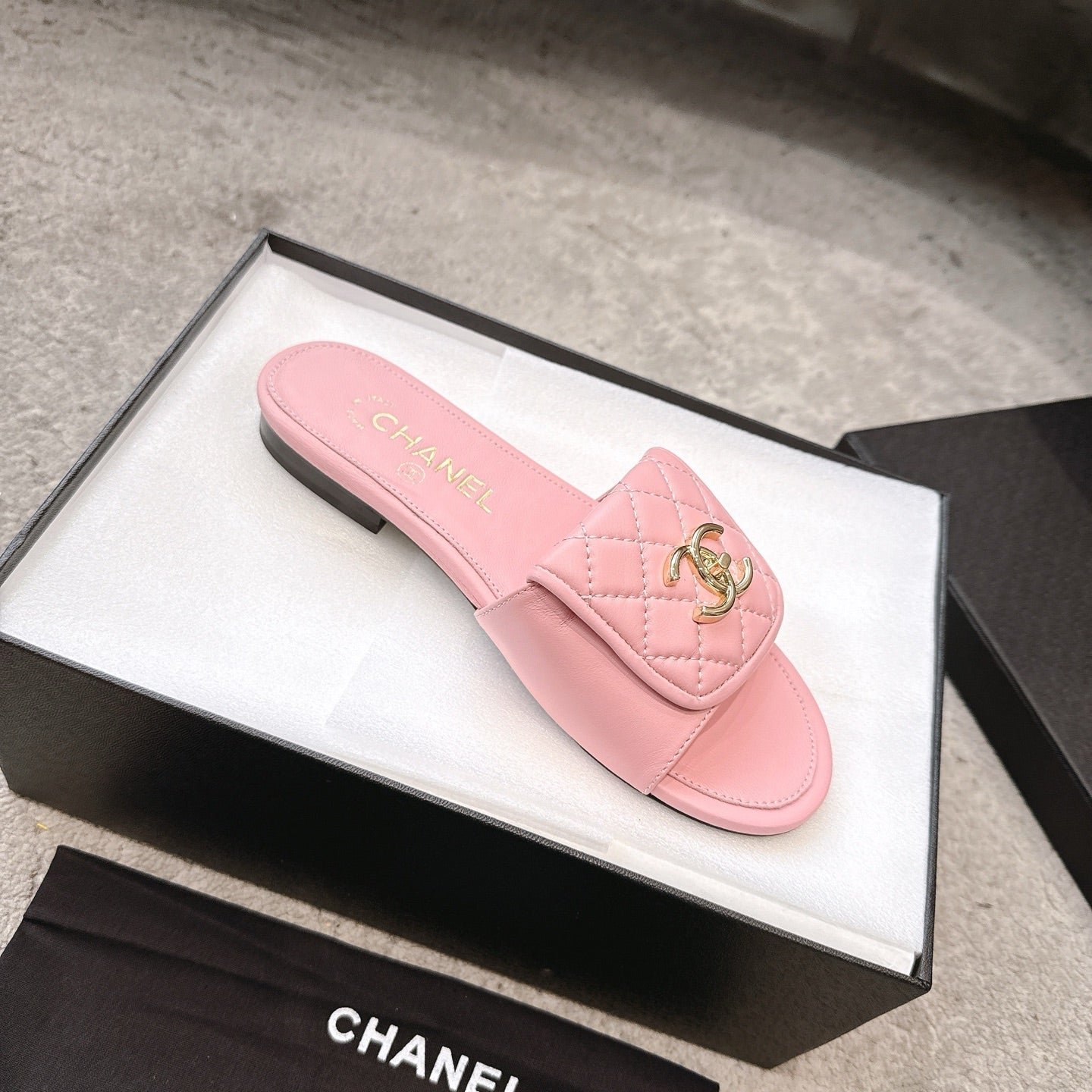 PLATFORM SLIPPERS LOGO IN LIGHT PINK LAMBSKIN - Image 4
