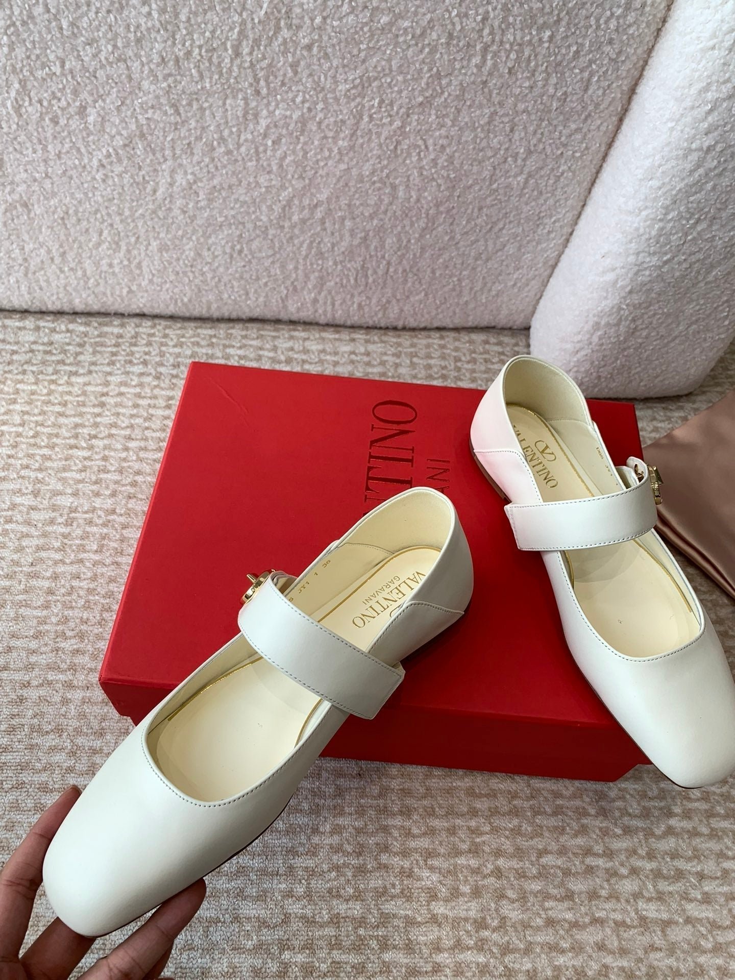 VLOGO LOCKER MARY-JANE BALLERINA IN WHITE CALFSKIN - Image 4