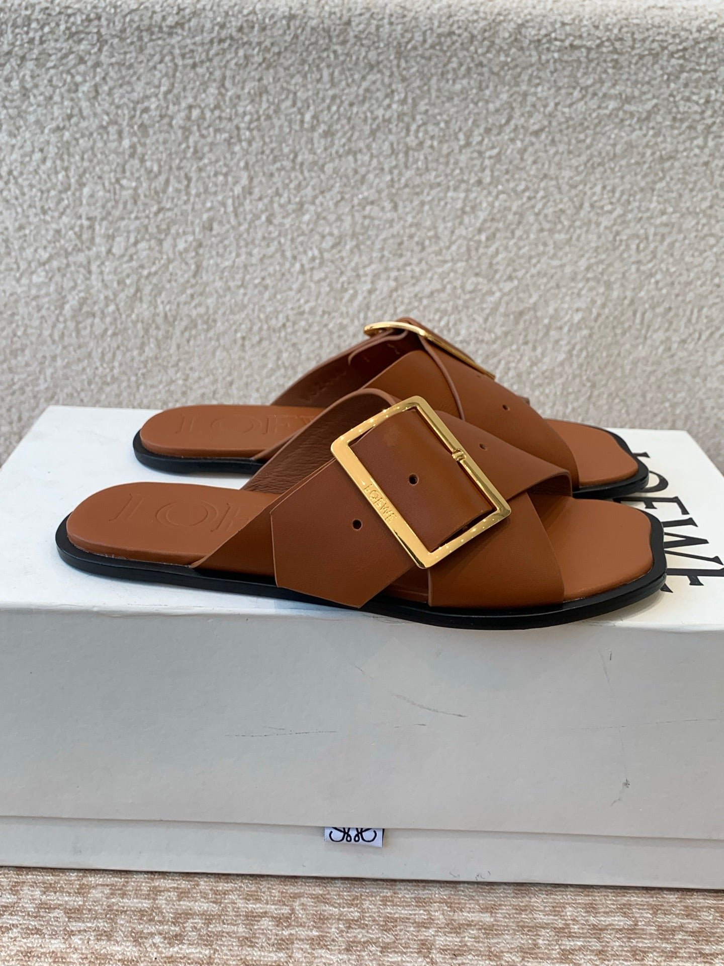 PETAL BELT FLAT SANDAL IN BRONZE BROWN CALFSKIN - Image 3