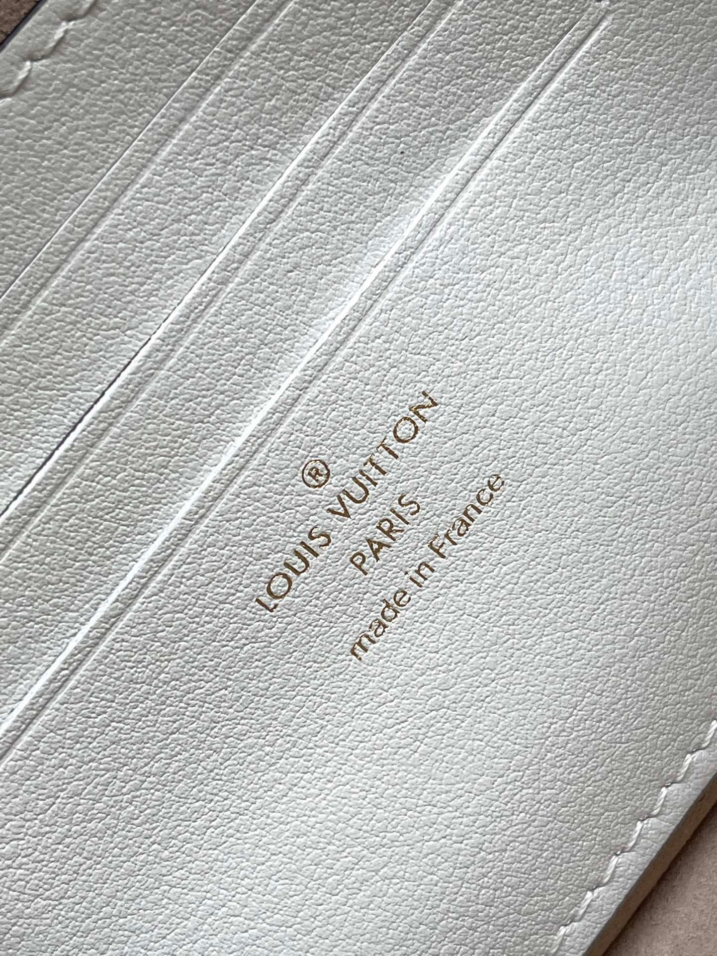 WALLET ON CHAIN IVY 23 IN WHITE MONOGRAM PERFORATED CALFSKIN GOLD HARDWARE - Image 4