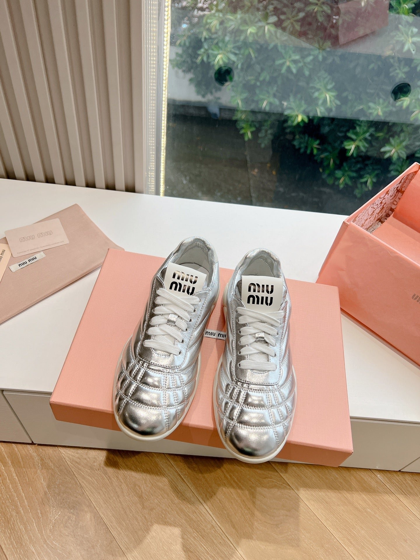 Women's Sneakers Silver Cowhide - Image 10