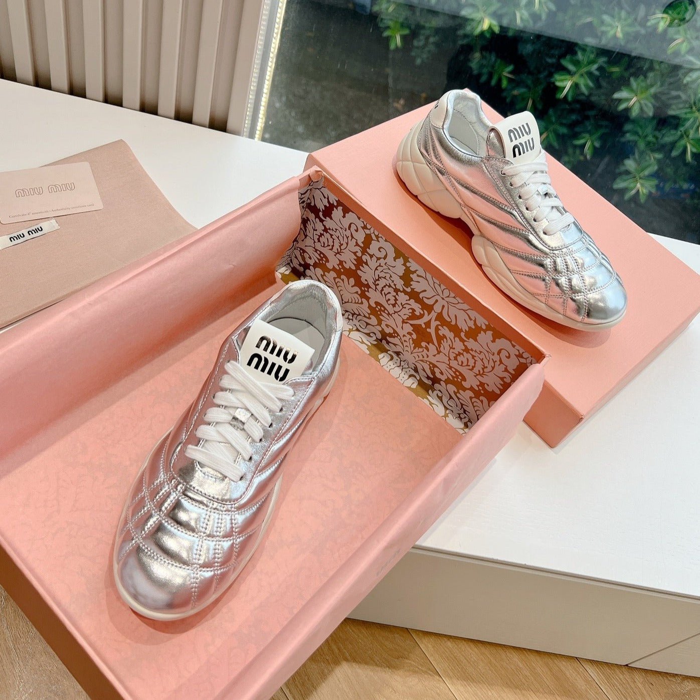 Women's Sneakers Silver Cowhide - Image 3