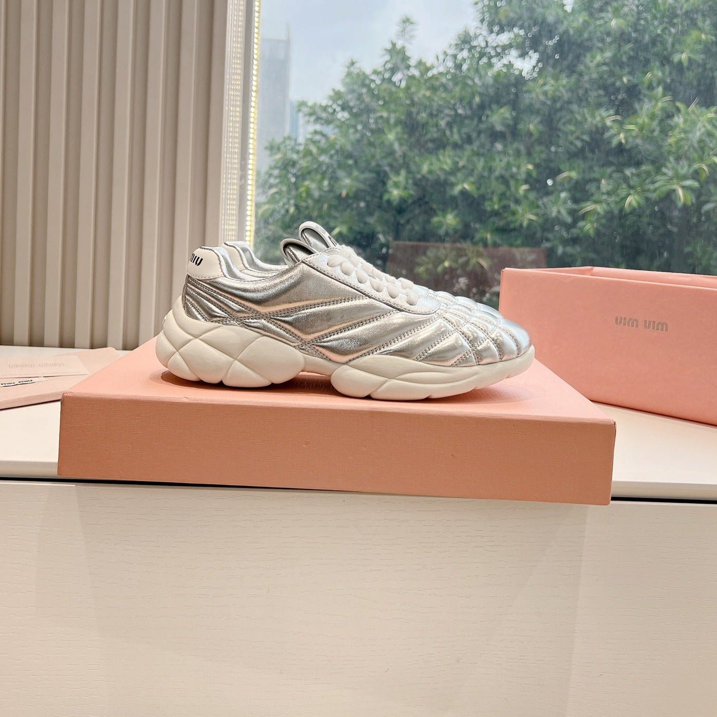 Women's Sneakers Silver Cowhide - Image 4