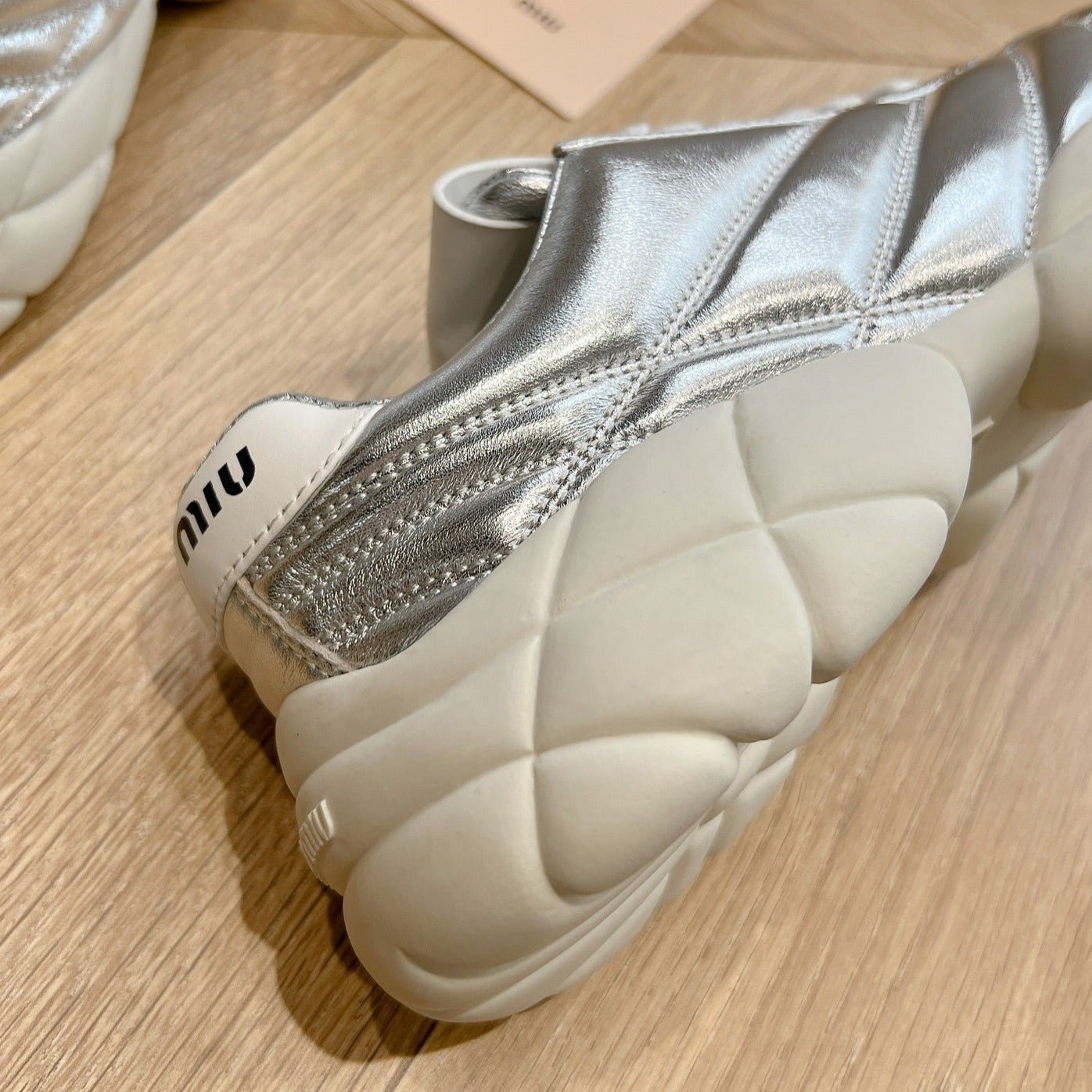 Women's Sneakers Silver Cowhide - Image 8