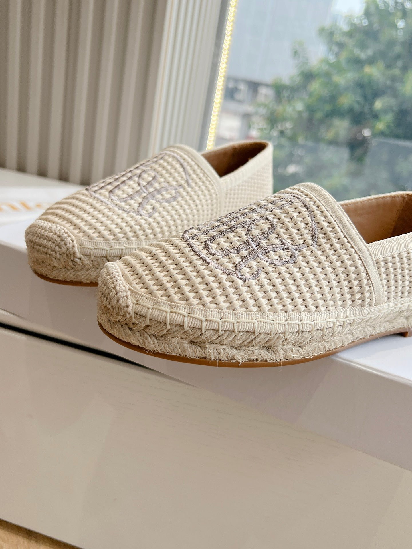 WOVEN LOAFER IN BEIGE RAFFIA - Image 7
