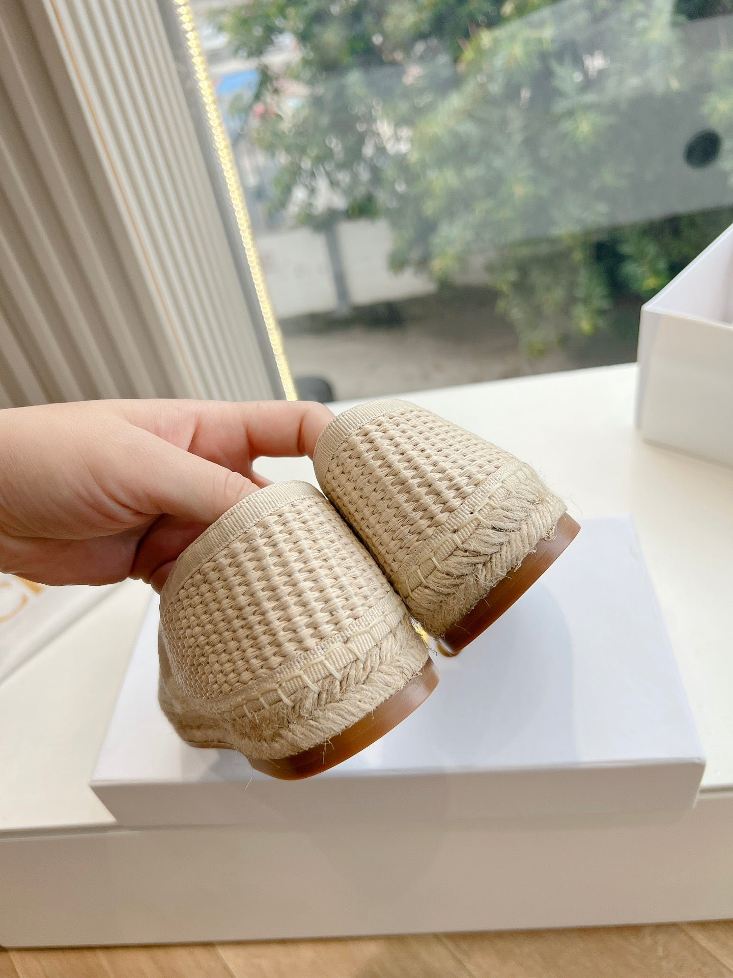 WOVEN LOAFER IN BEIGE RAFFIA - Image 8
