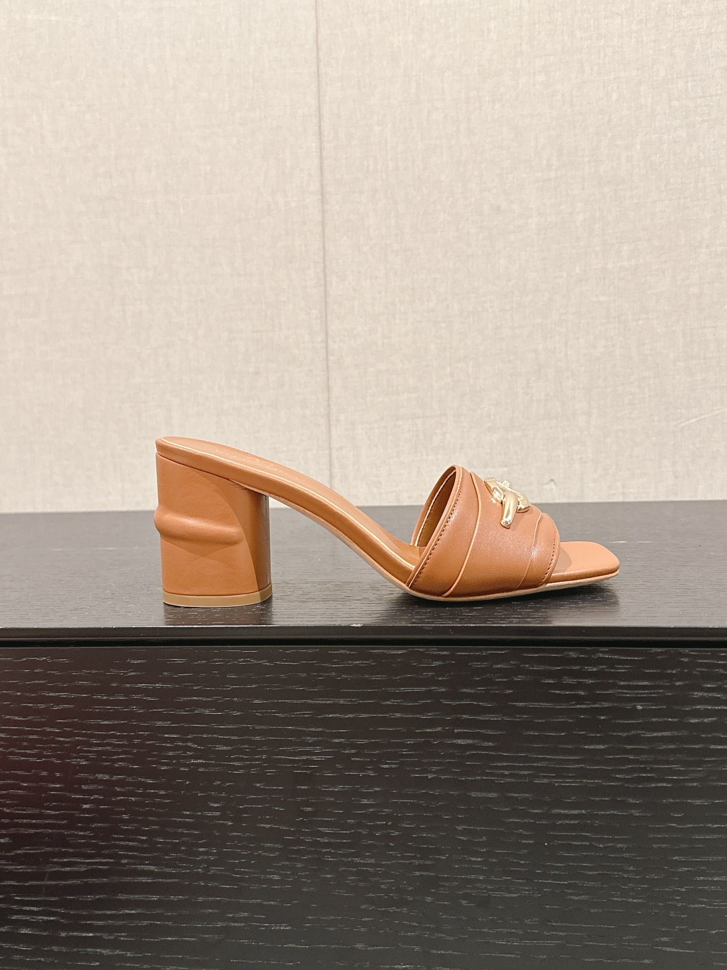 VLOGO SIGNATURE SLIDE SANDAL 60MM IN BRONZE BROWN CALFSKIN - Image 5